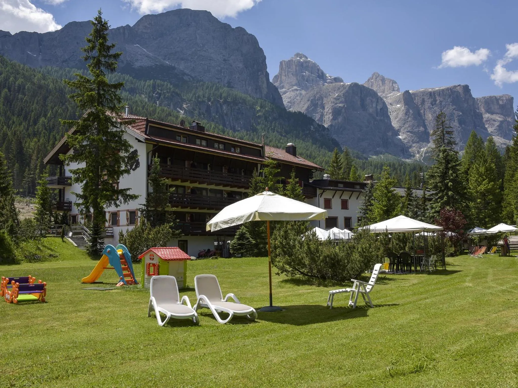 Property building in Residence Salvan