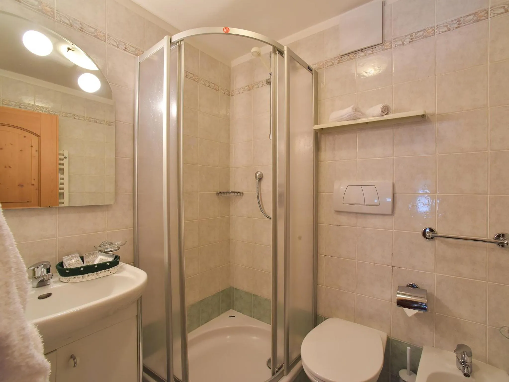 Shower in Residence Salvan