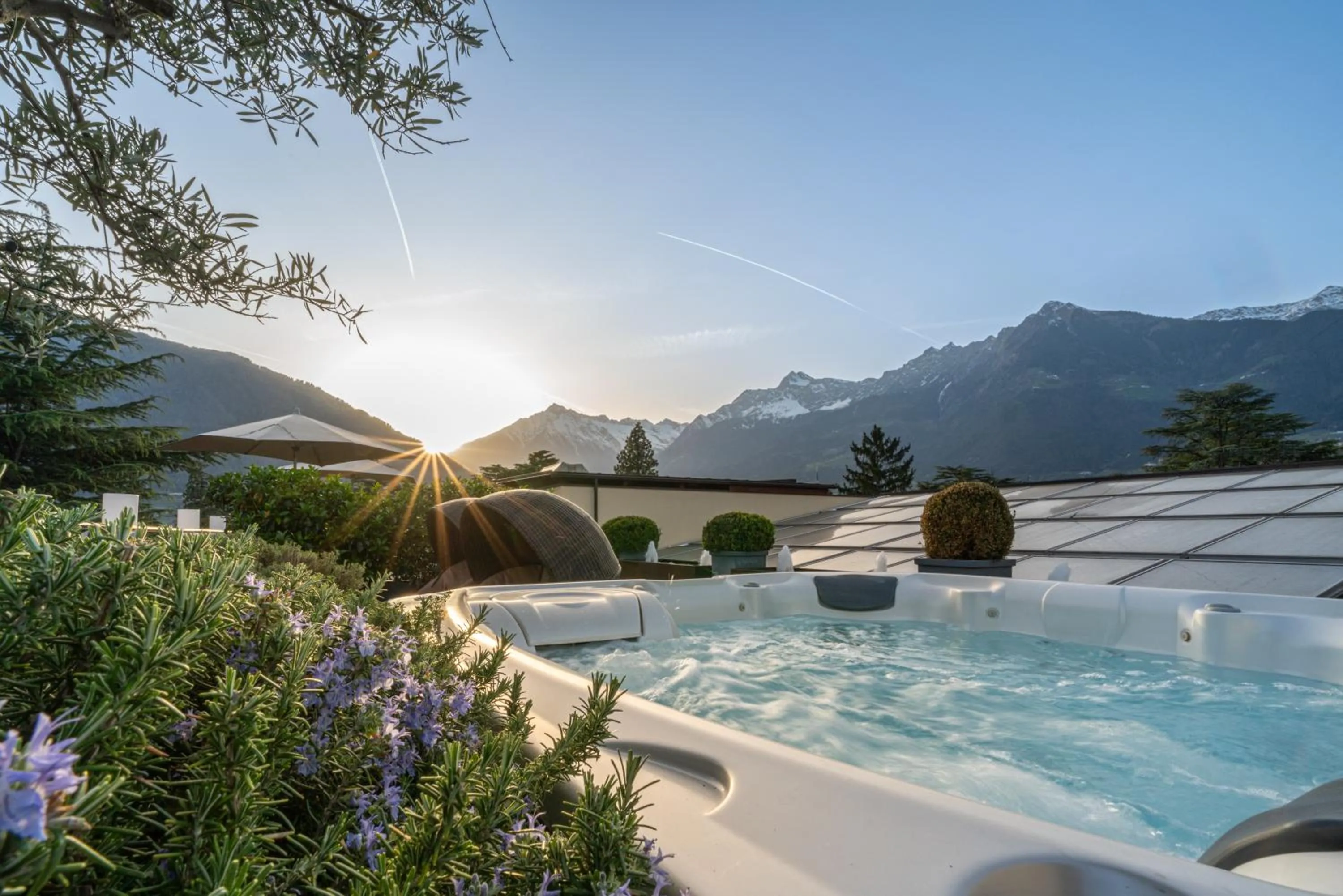 Hot Tub in Hotel Mignon Meran Park & Spa