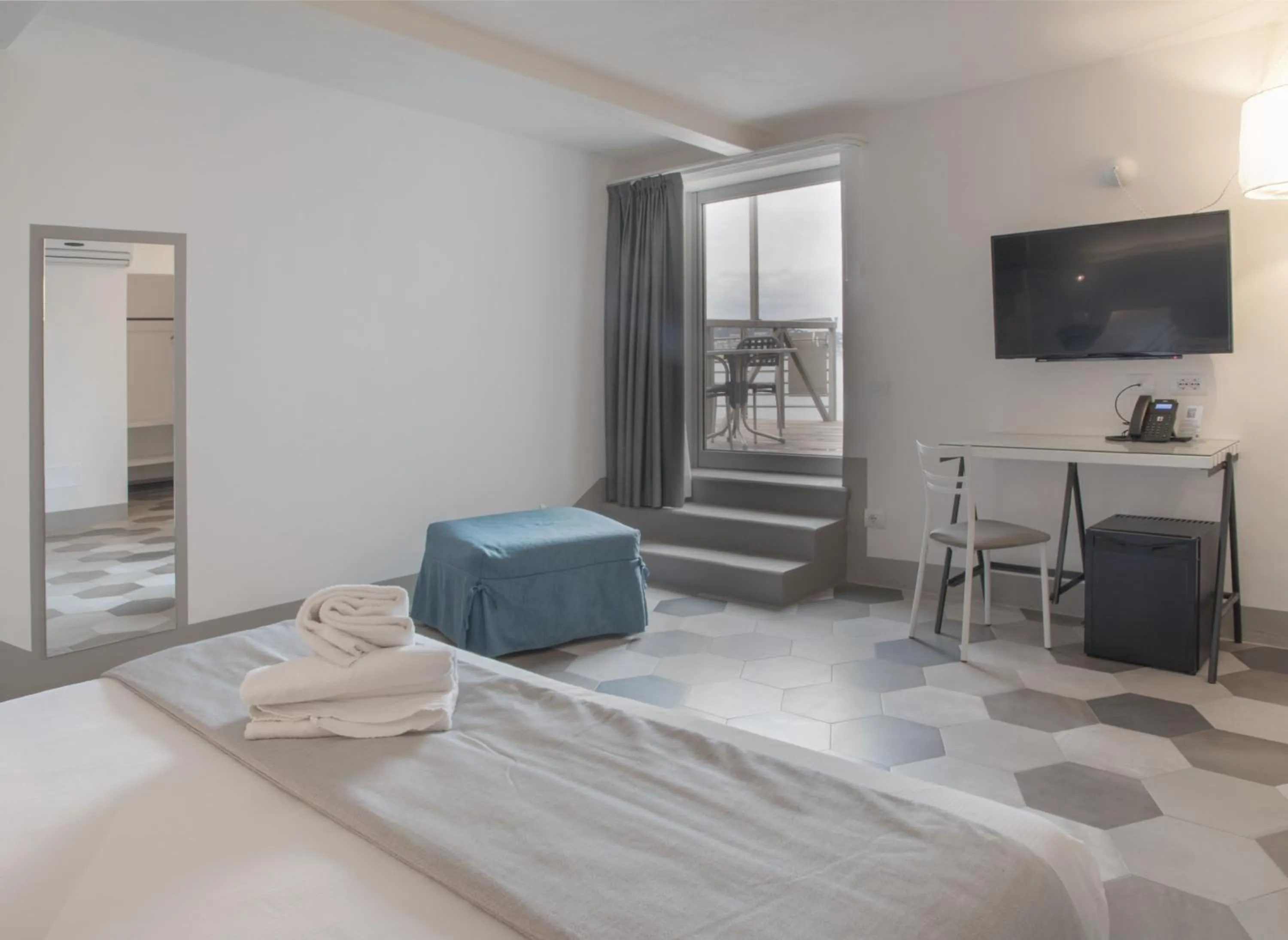 TV and multimedia, Bed in Hotel Villa Ambra