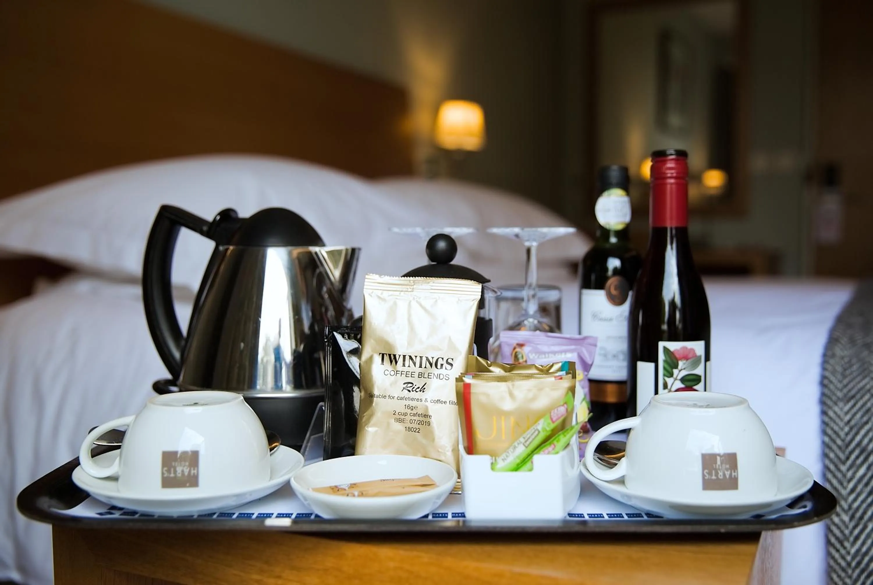 Food and drinks, Bed in Hart's Hotel