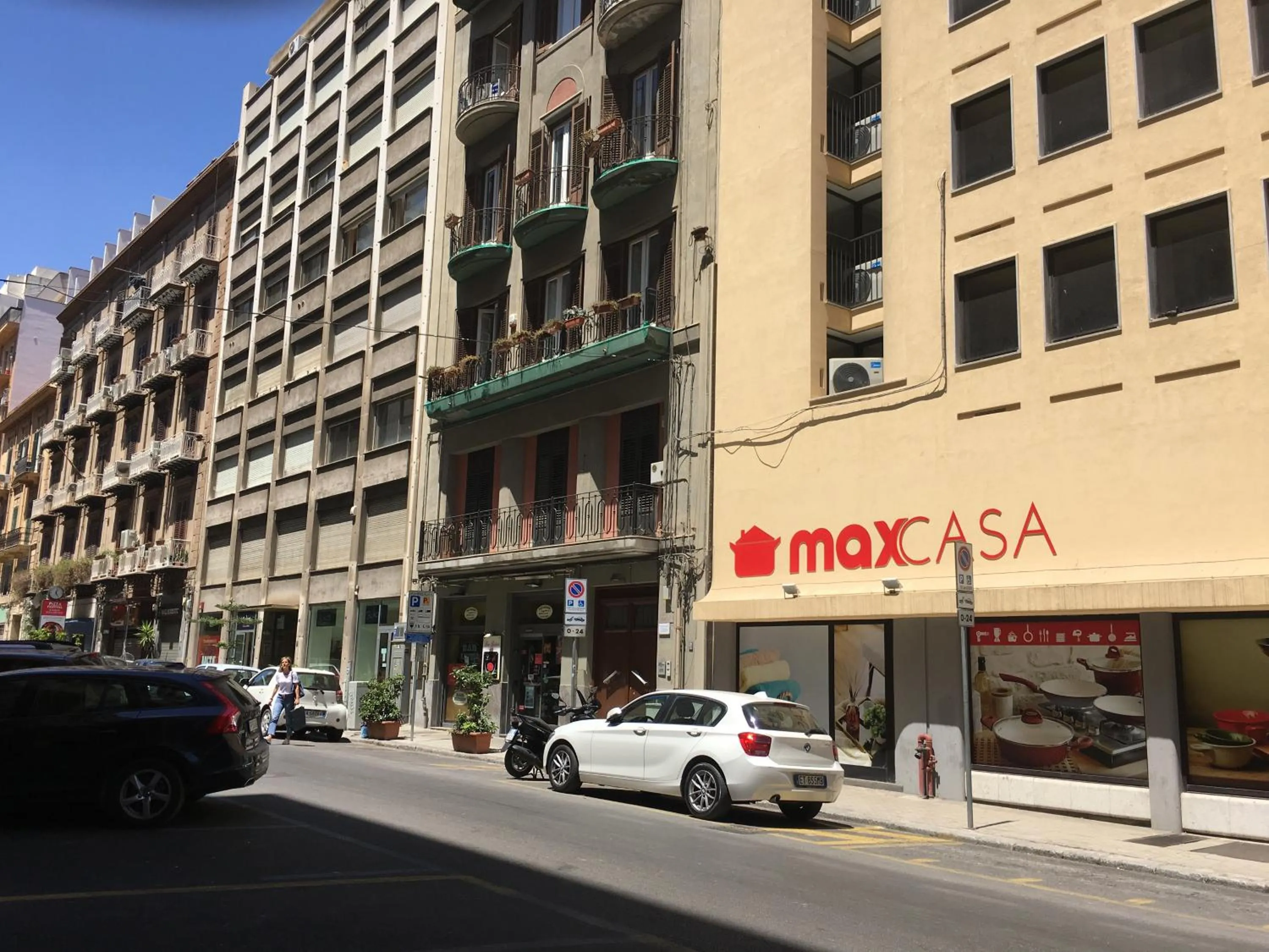 Property building in YooRoom