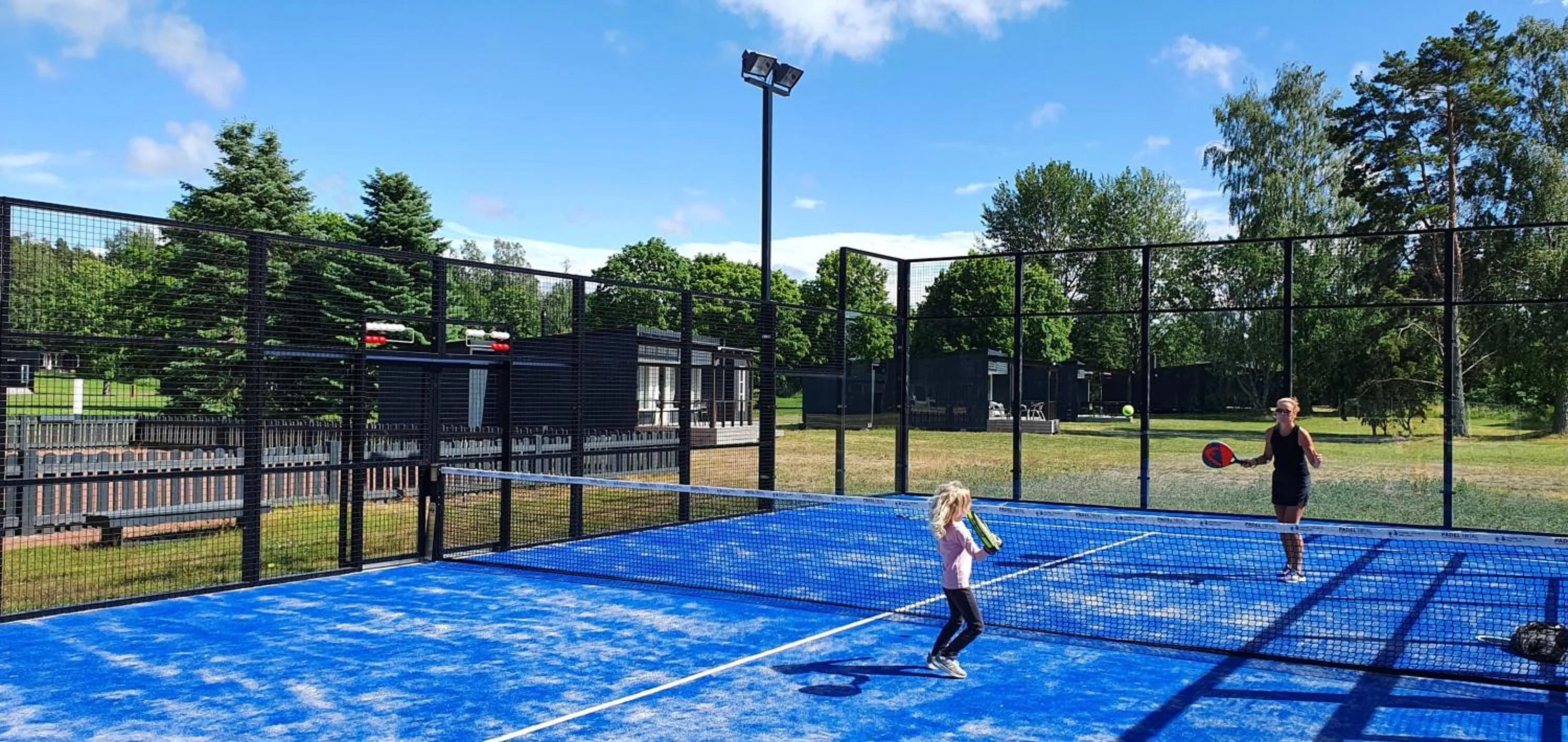 Tennis court in Käringsund Resort