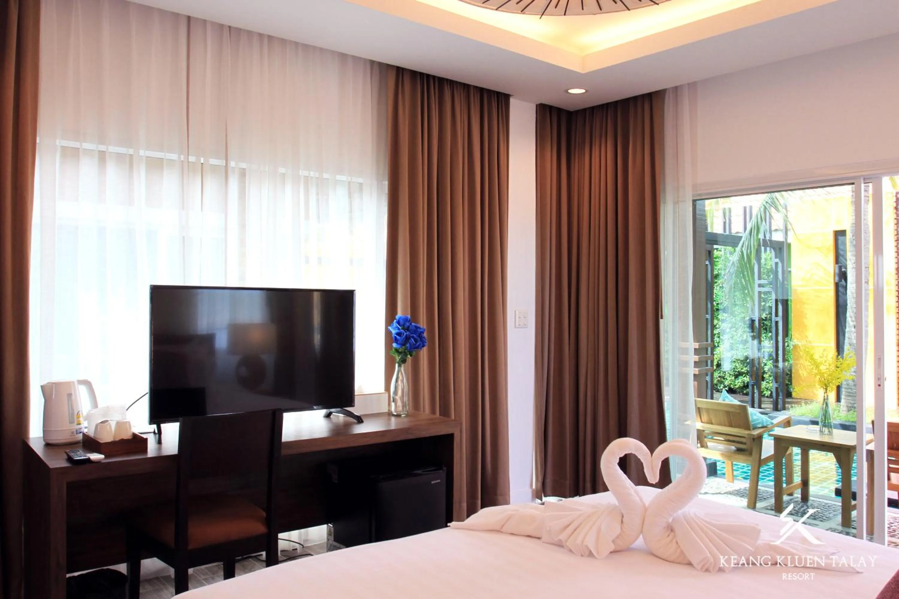 Bed in Keang Kluen Talay Resort