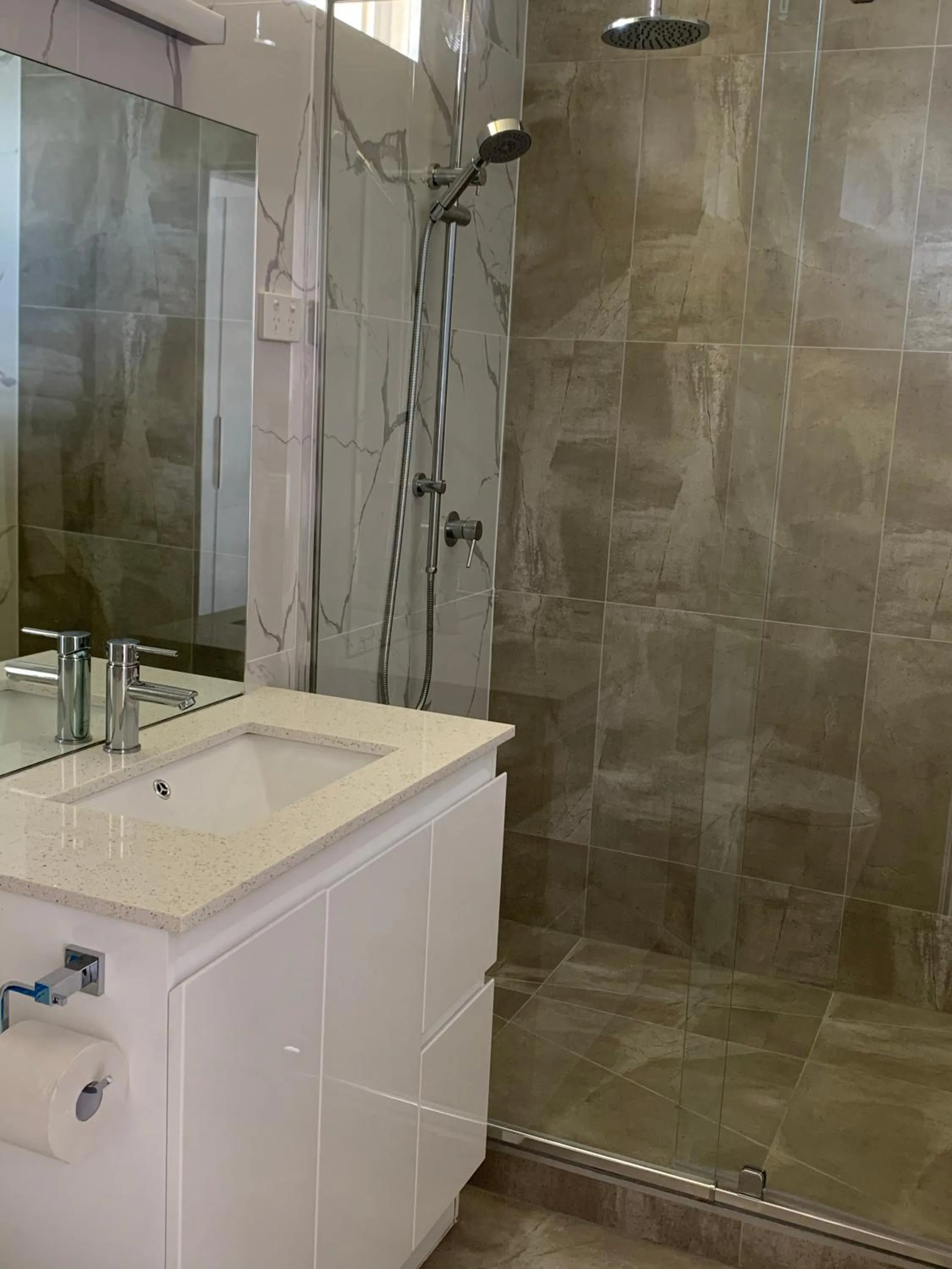 Bathroom in The Wurruk Motel