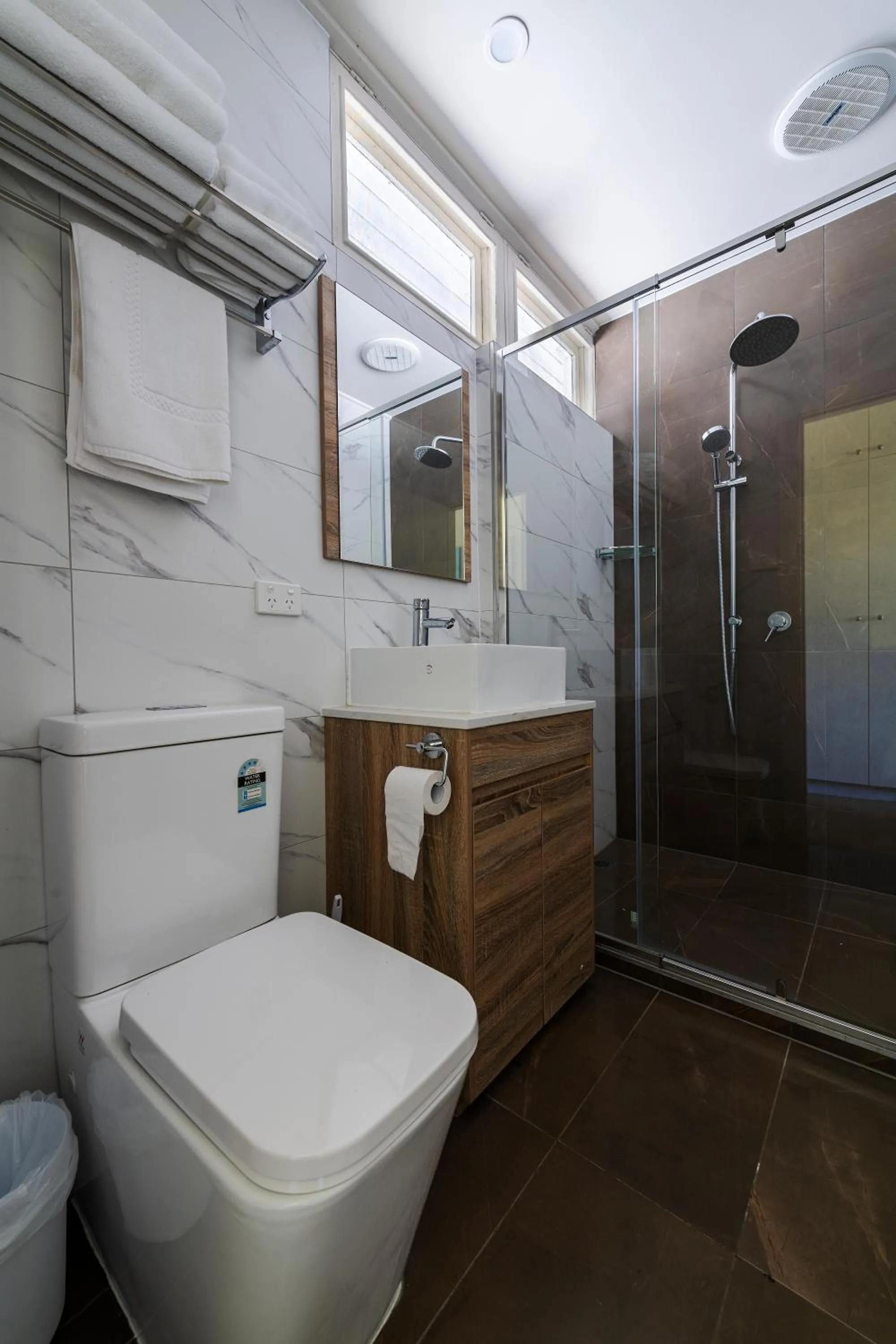 Bathroom in The Wurruk Motel