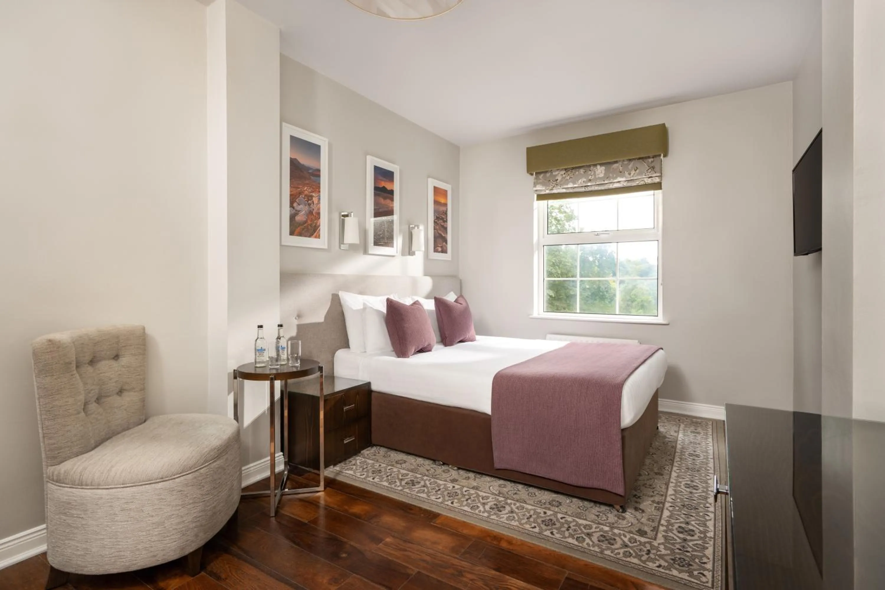 Bedroom, Bed in Millbrook Lodge