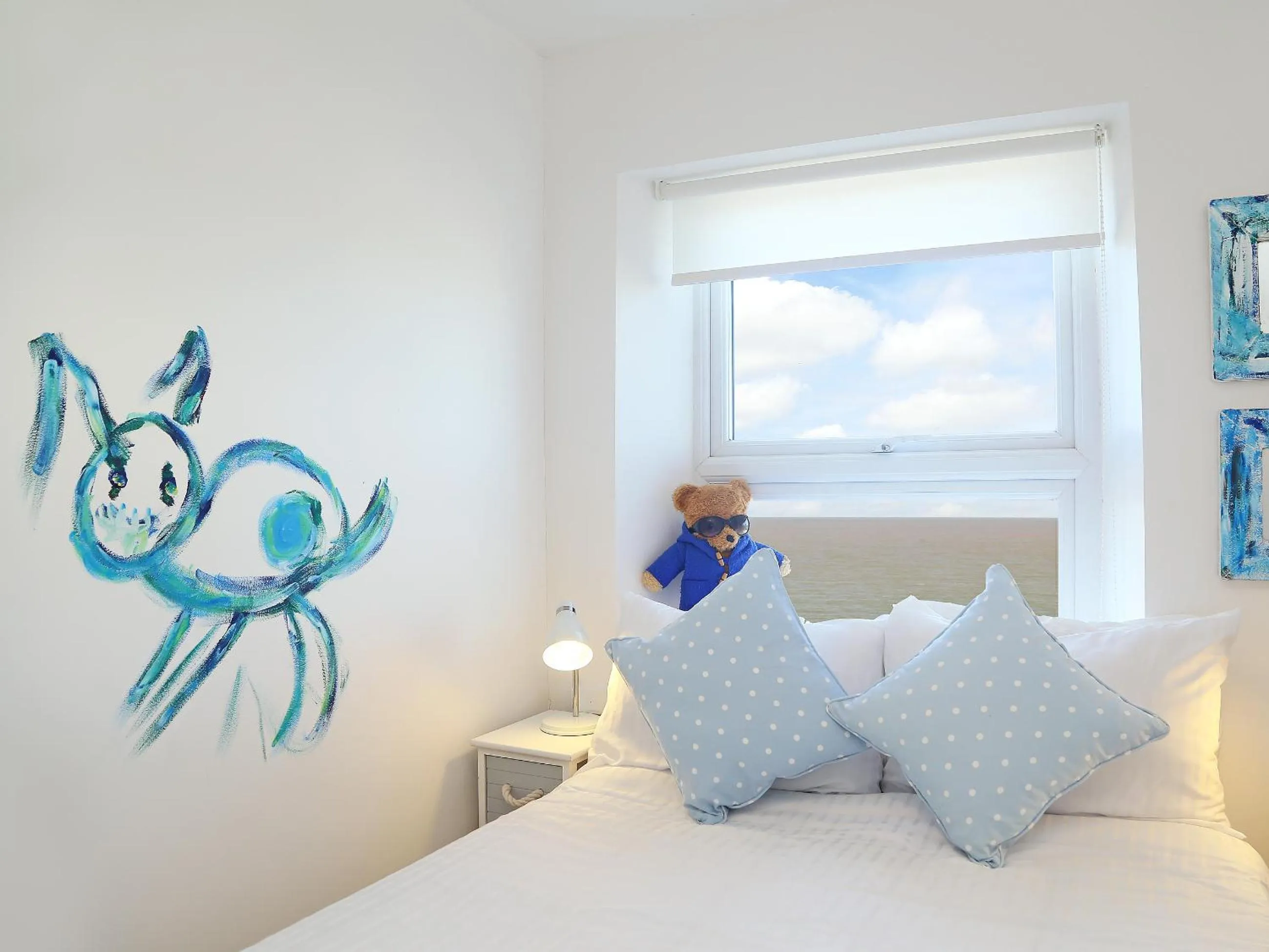 Property building, Bed in Dreamers View