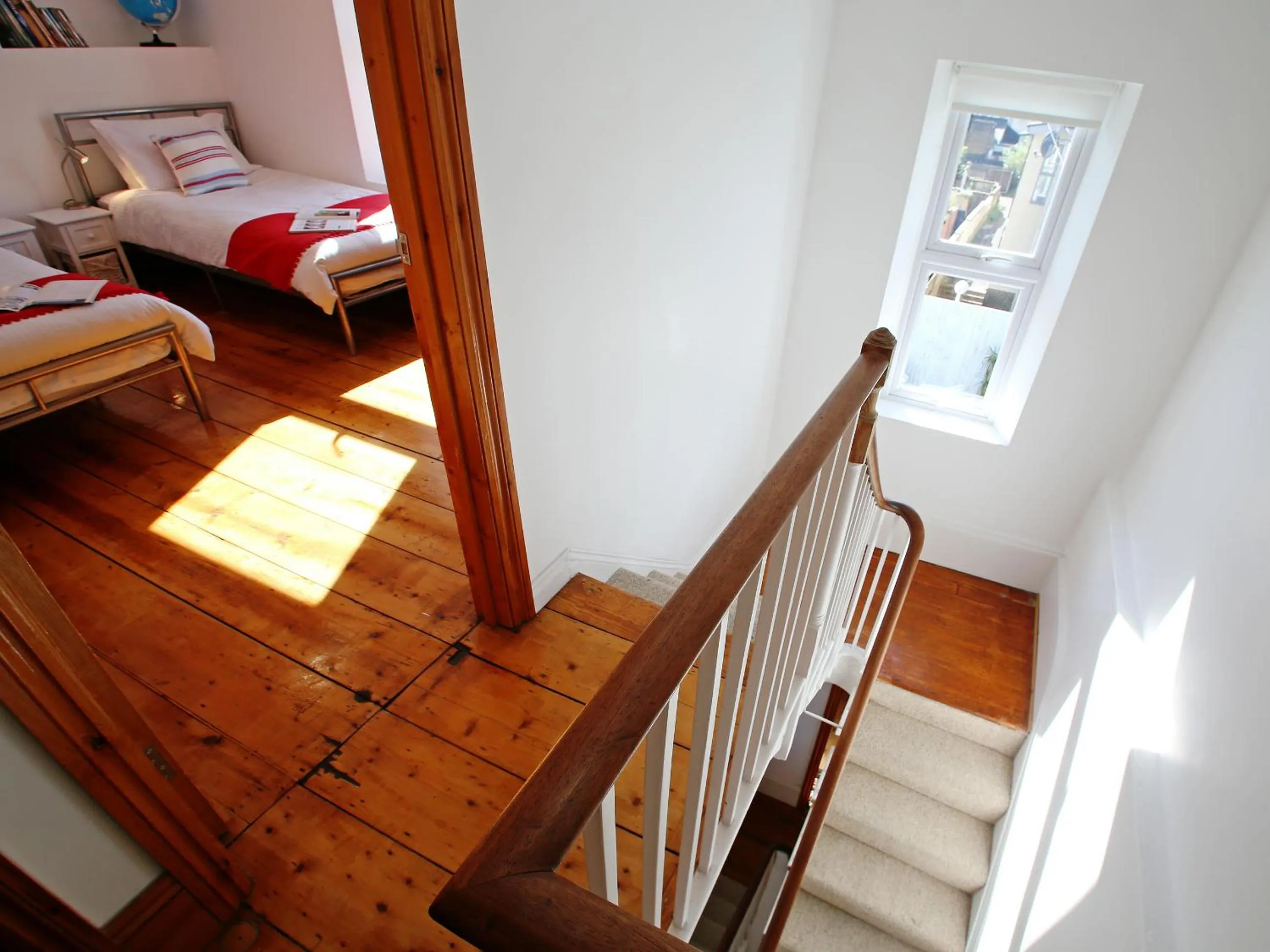 Property building, Bed in Dreamers View