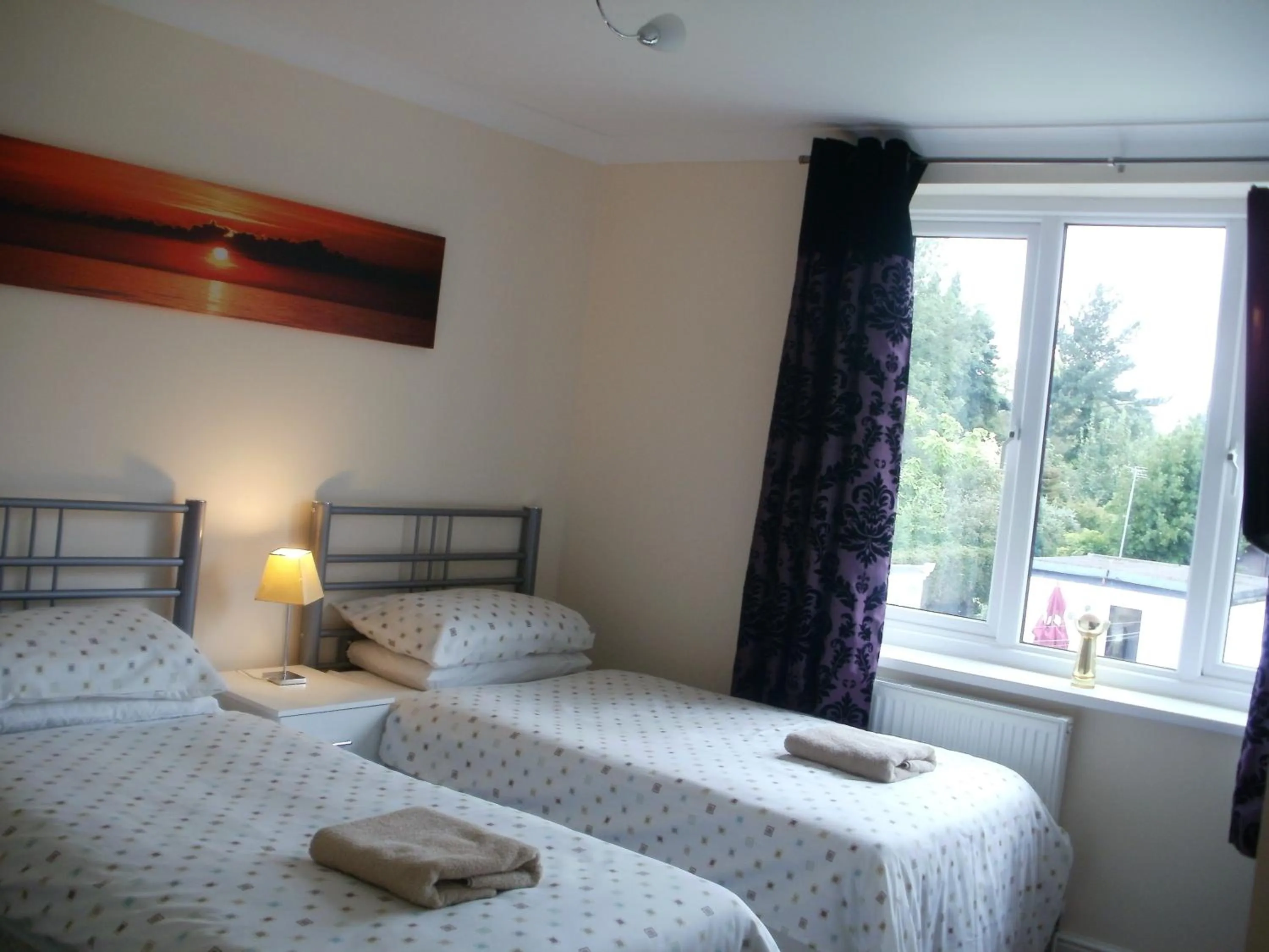 Bed in London Heathrow Guesthouse