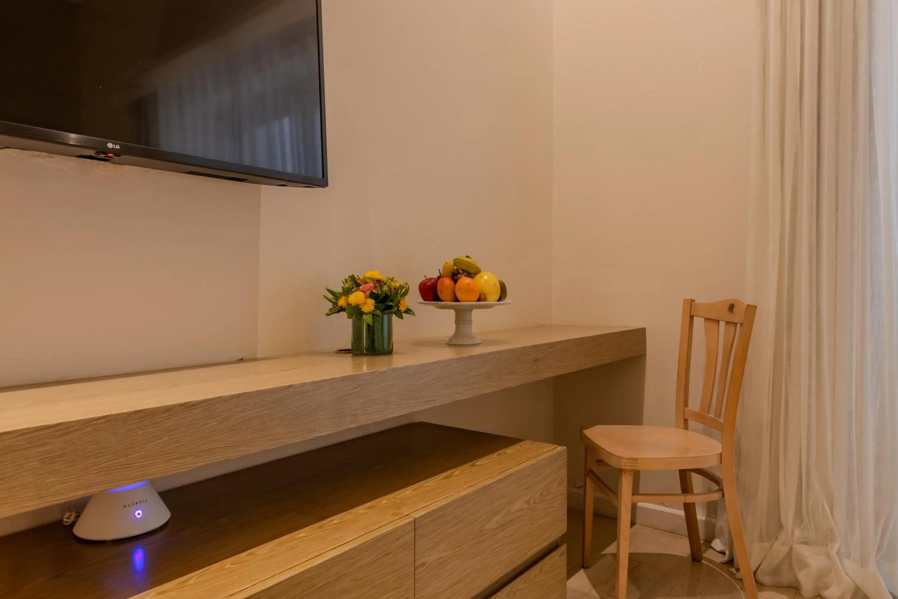 TV and multimedia in Hotel Boutique Bovedas de Santa Clara By Accor