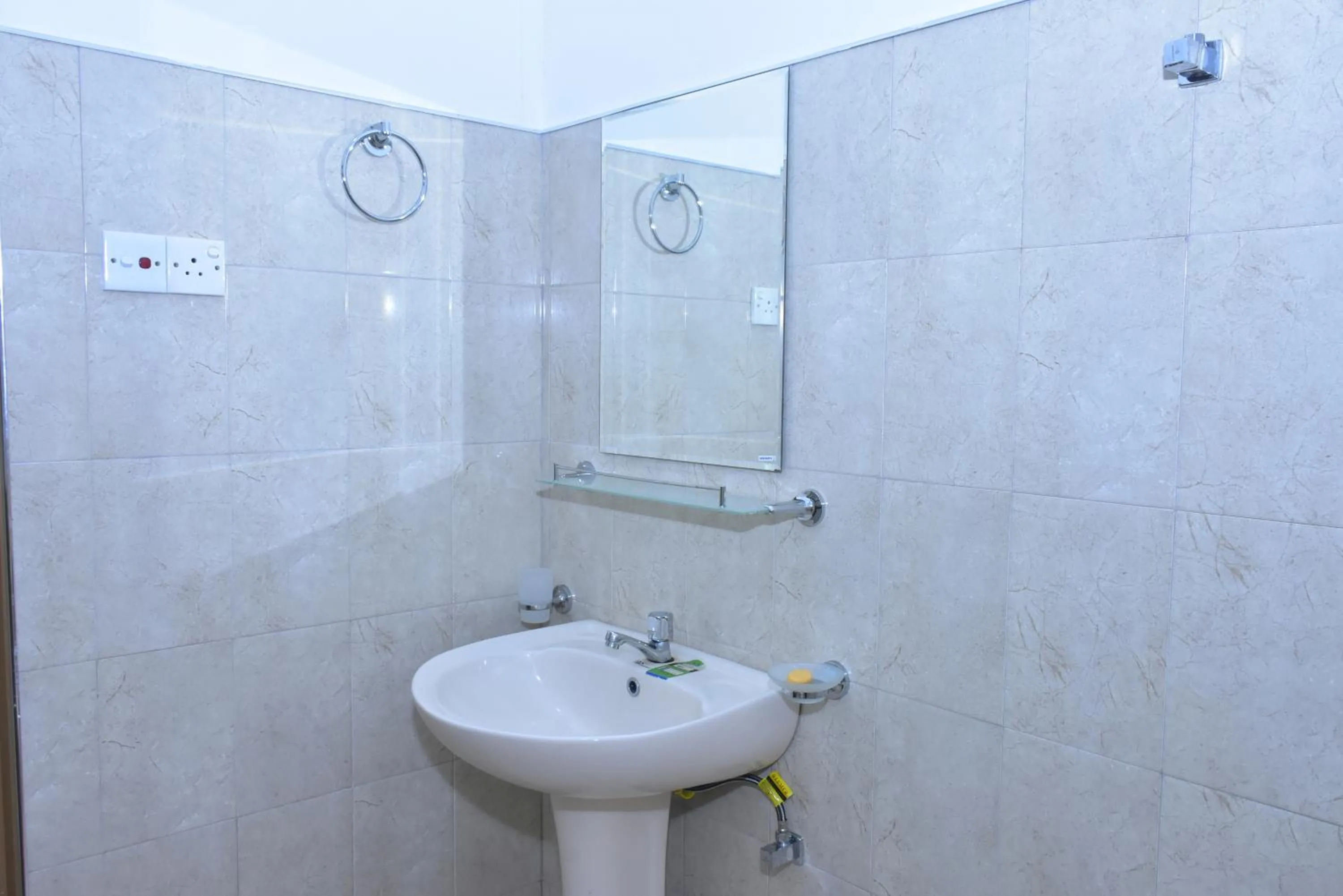 Shower in Little Ele Safari Lodge