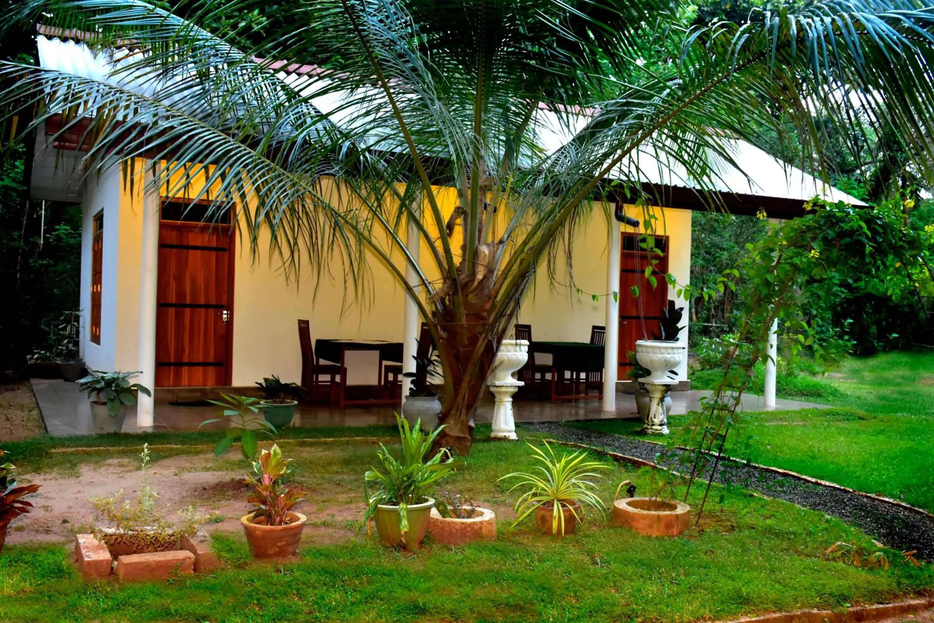 Breakfast in Little Ele Safari Lodge