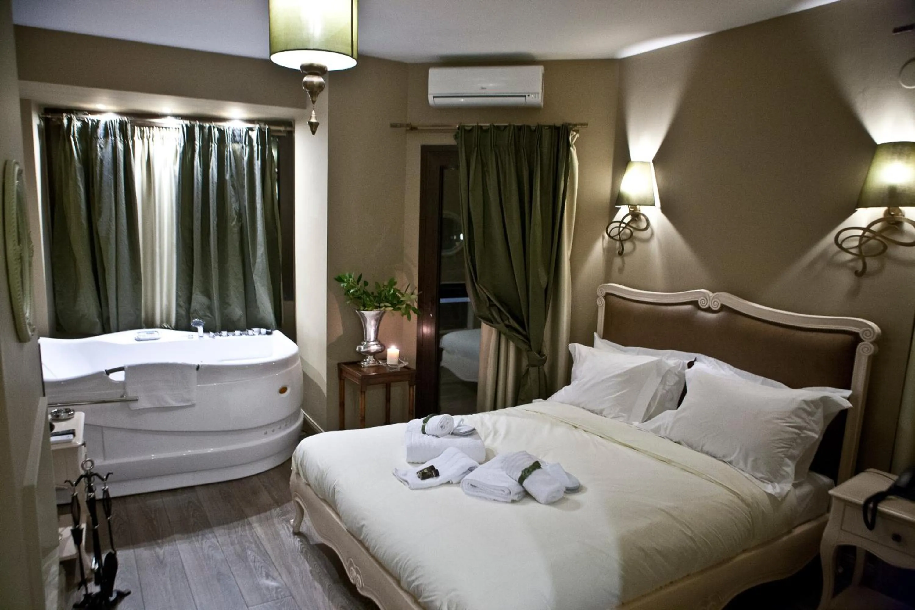 Bed in Melies Boutique Hotel