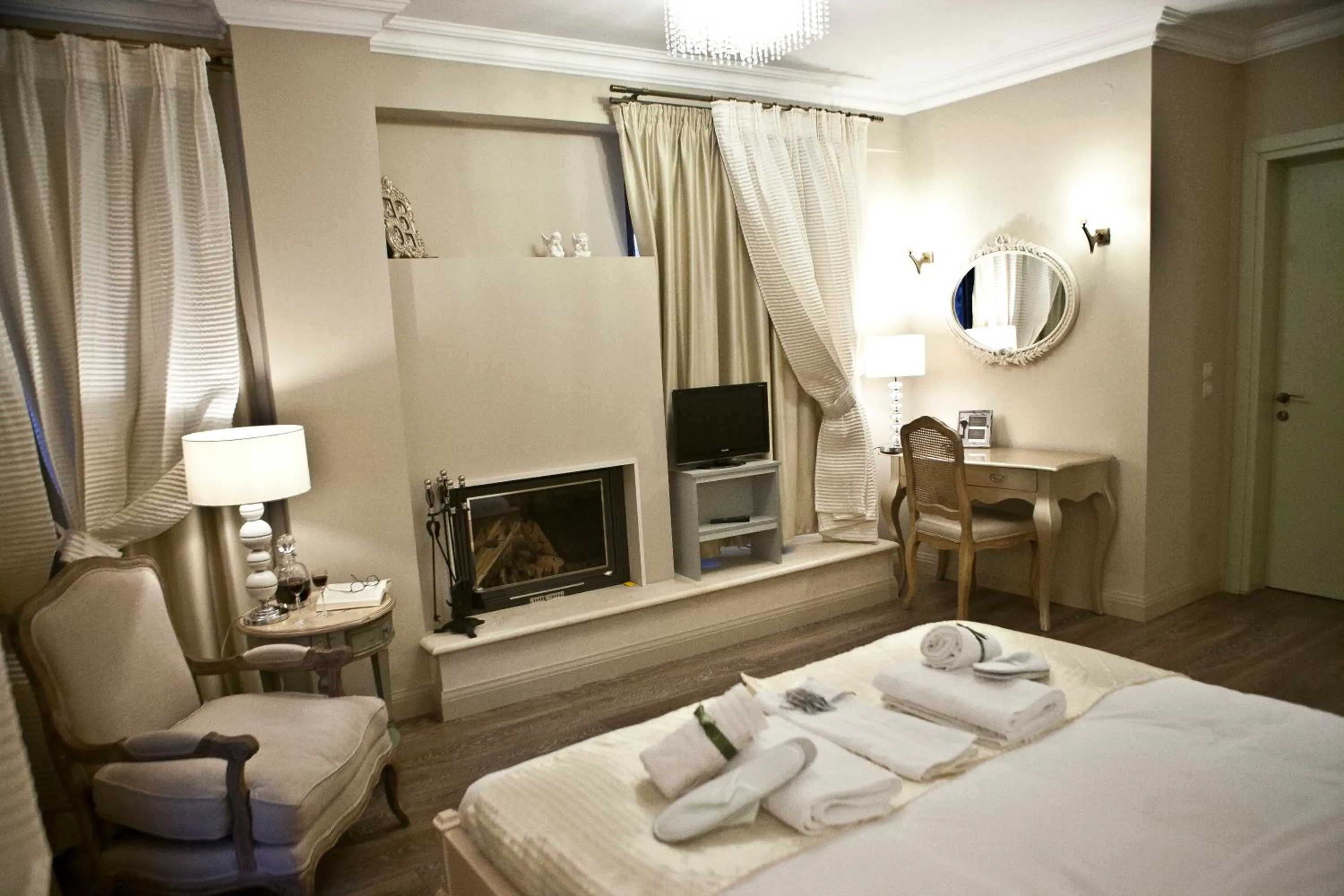 Photo of the whole room, Bed in Melies Boutique Hotel