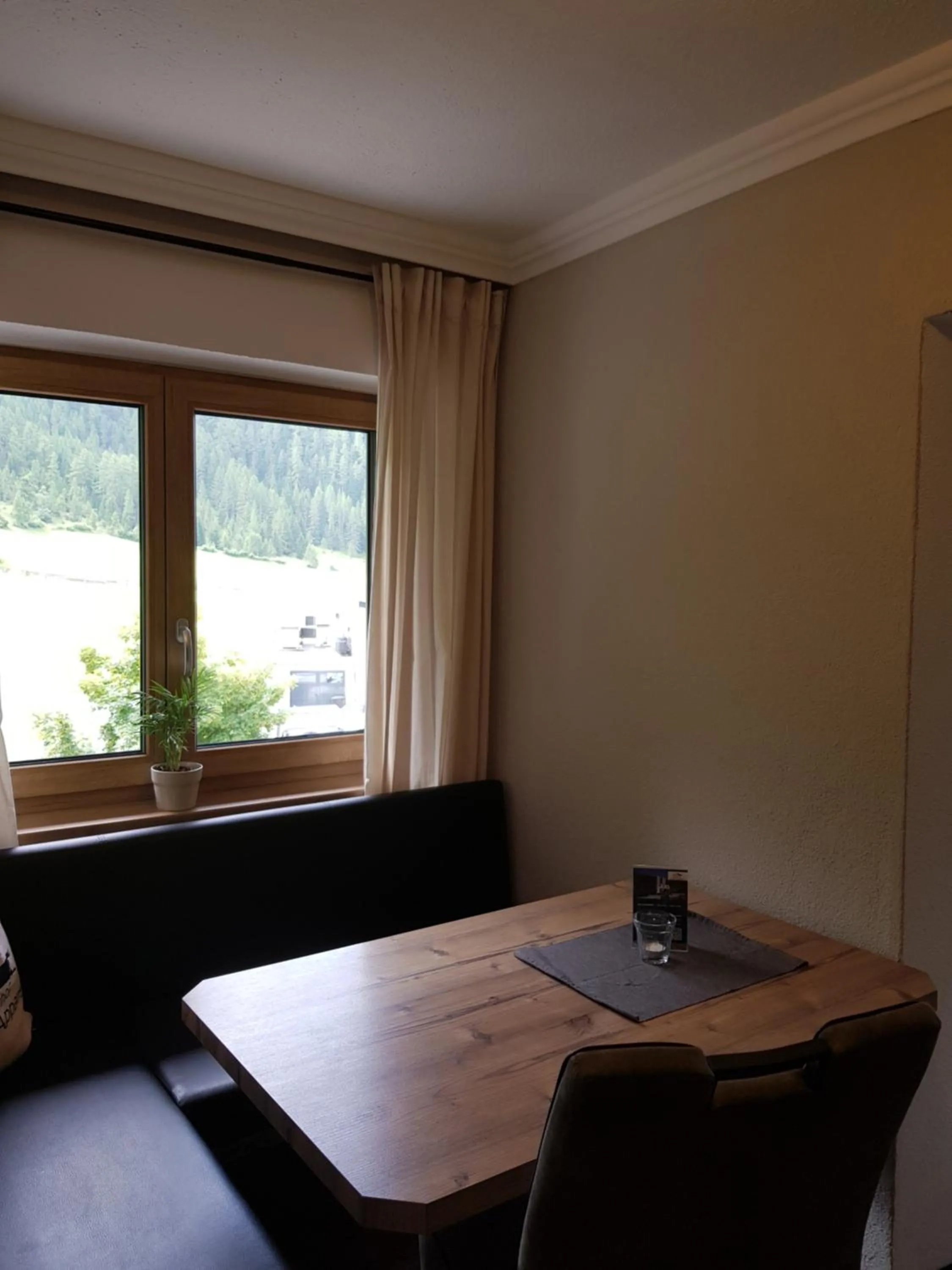 Dining area in Alpin Appart Reiterhof