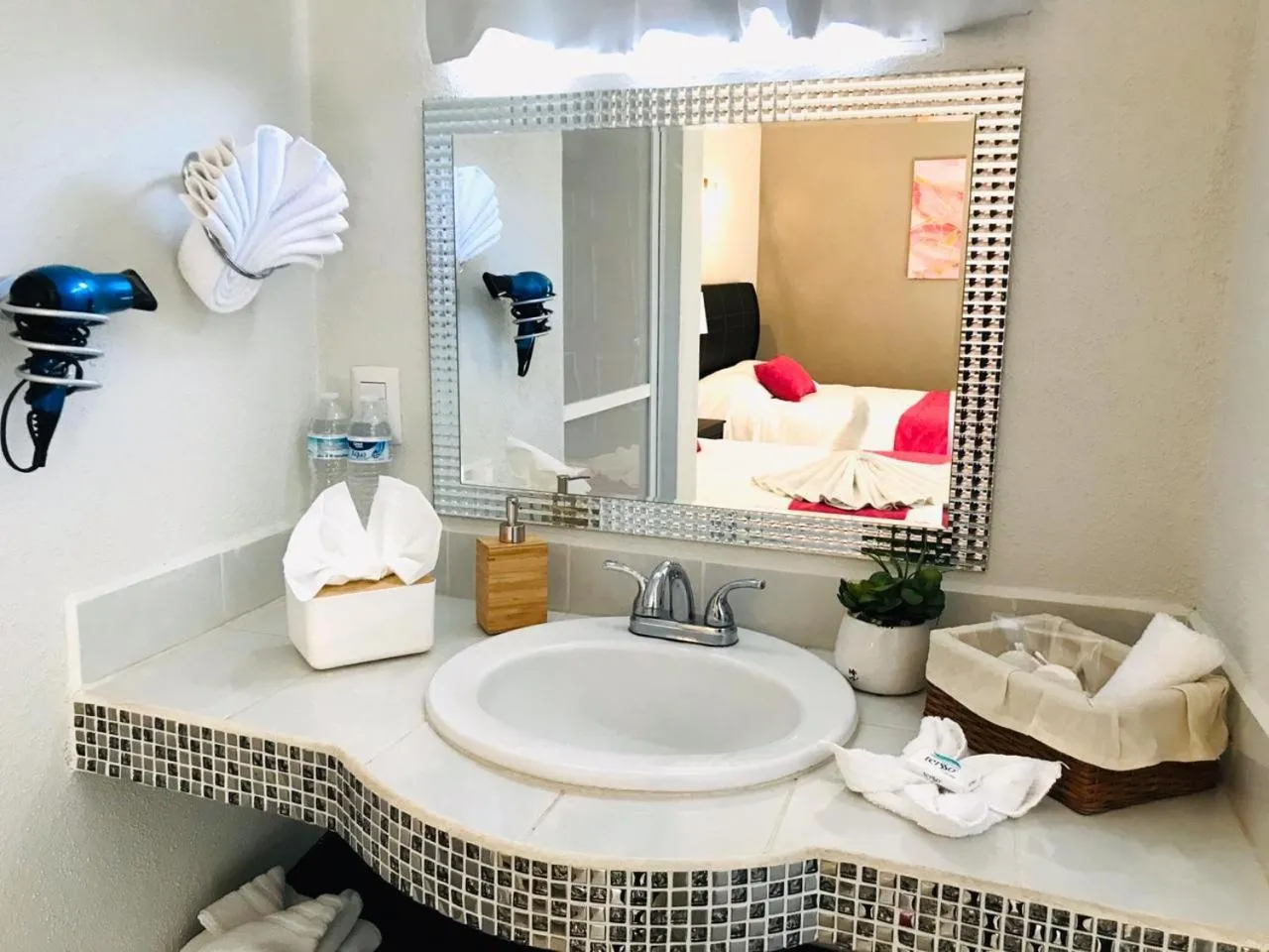 Bathroom in Hotel Bugambilias Rooms