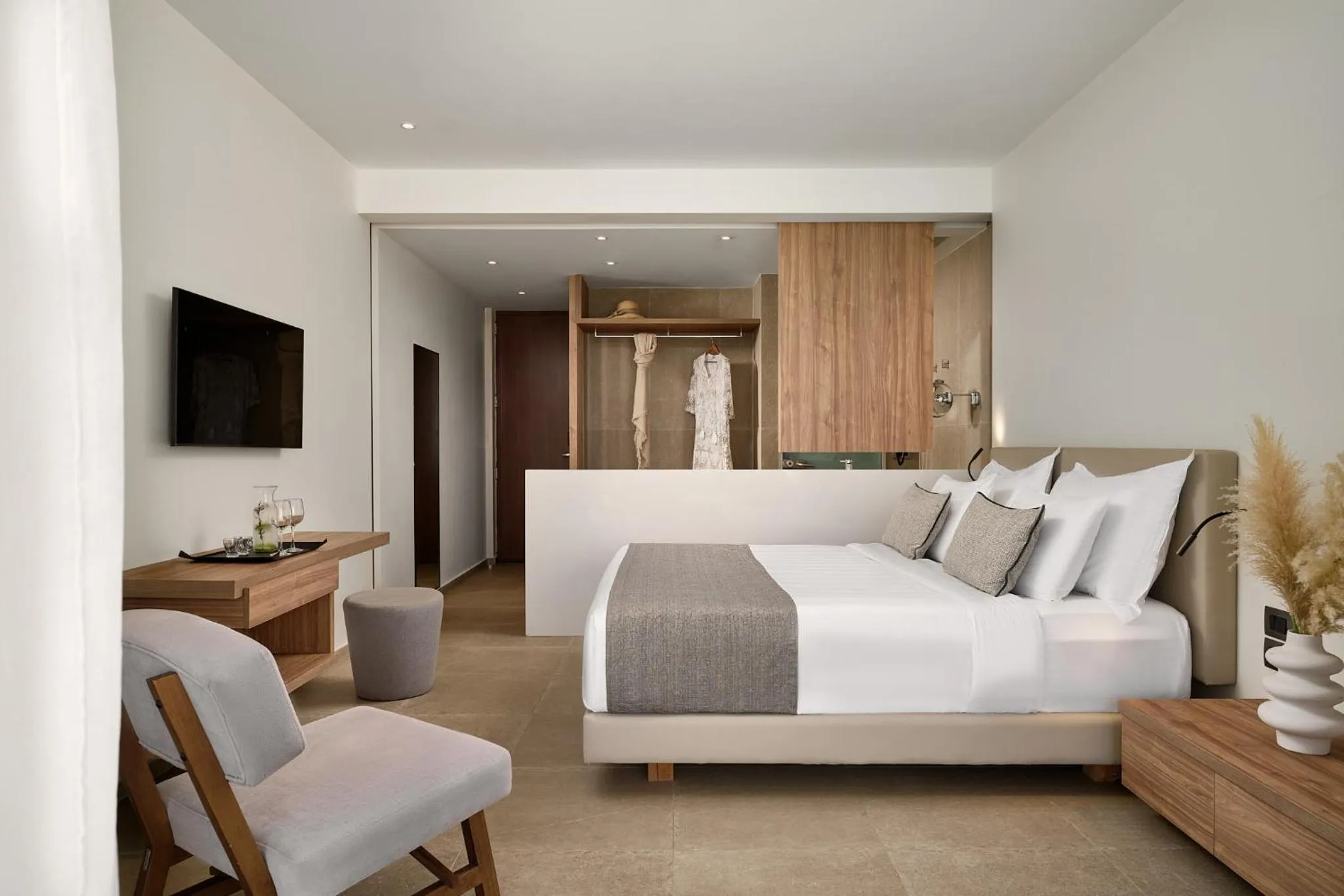 Bedroom, Bed in Gennadi Grand Resort - Premium All Inclusive