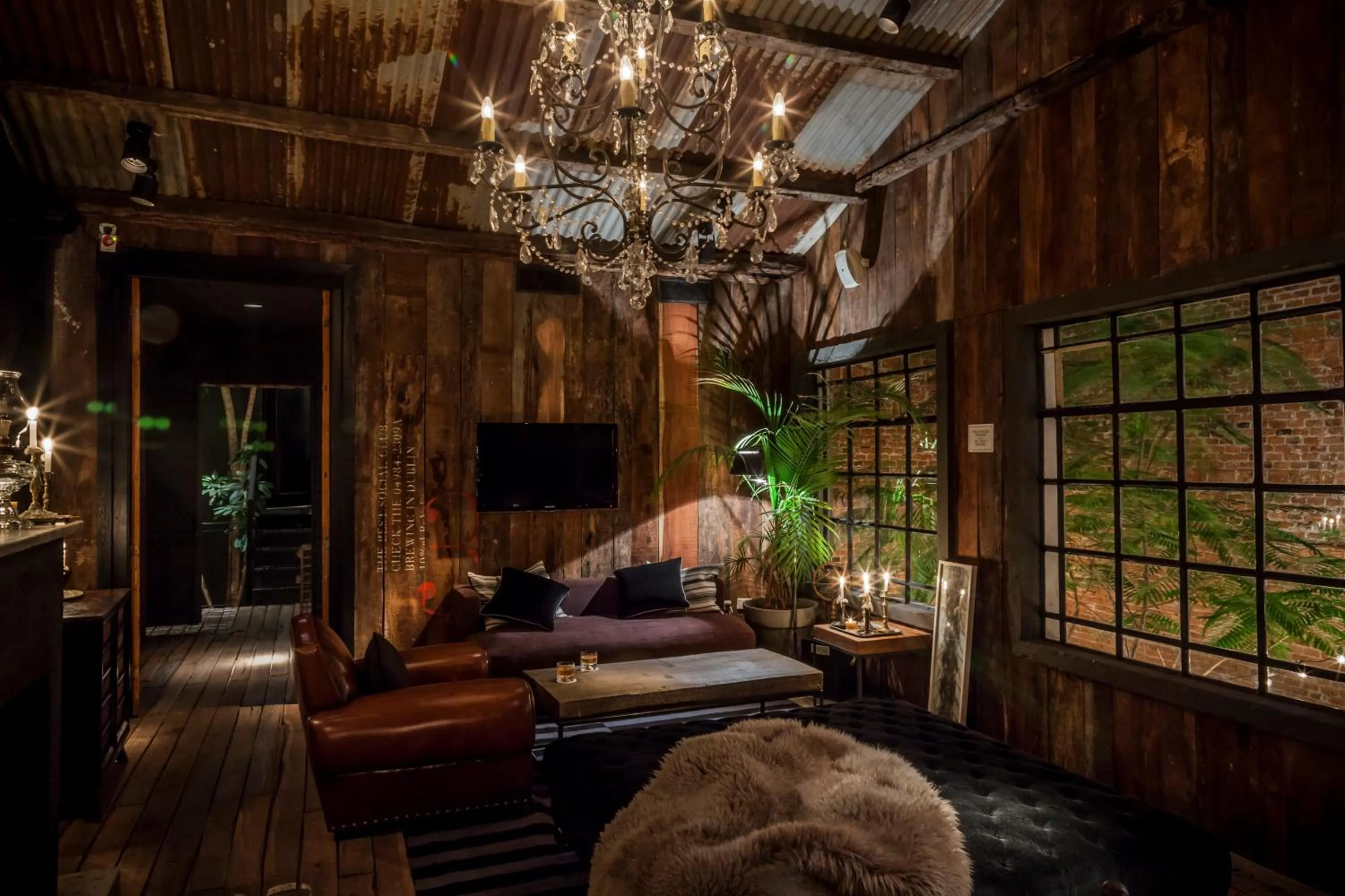 Communal lounge/ TV room in La Alondra, Casa de huéspedes