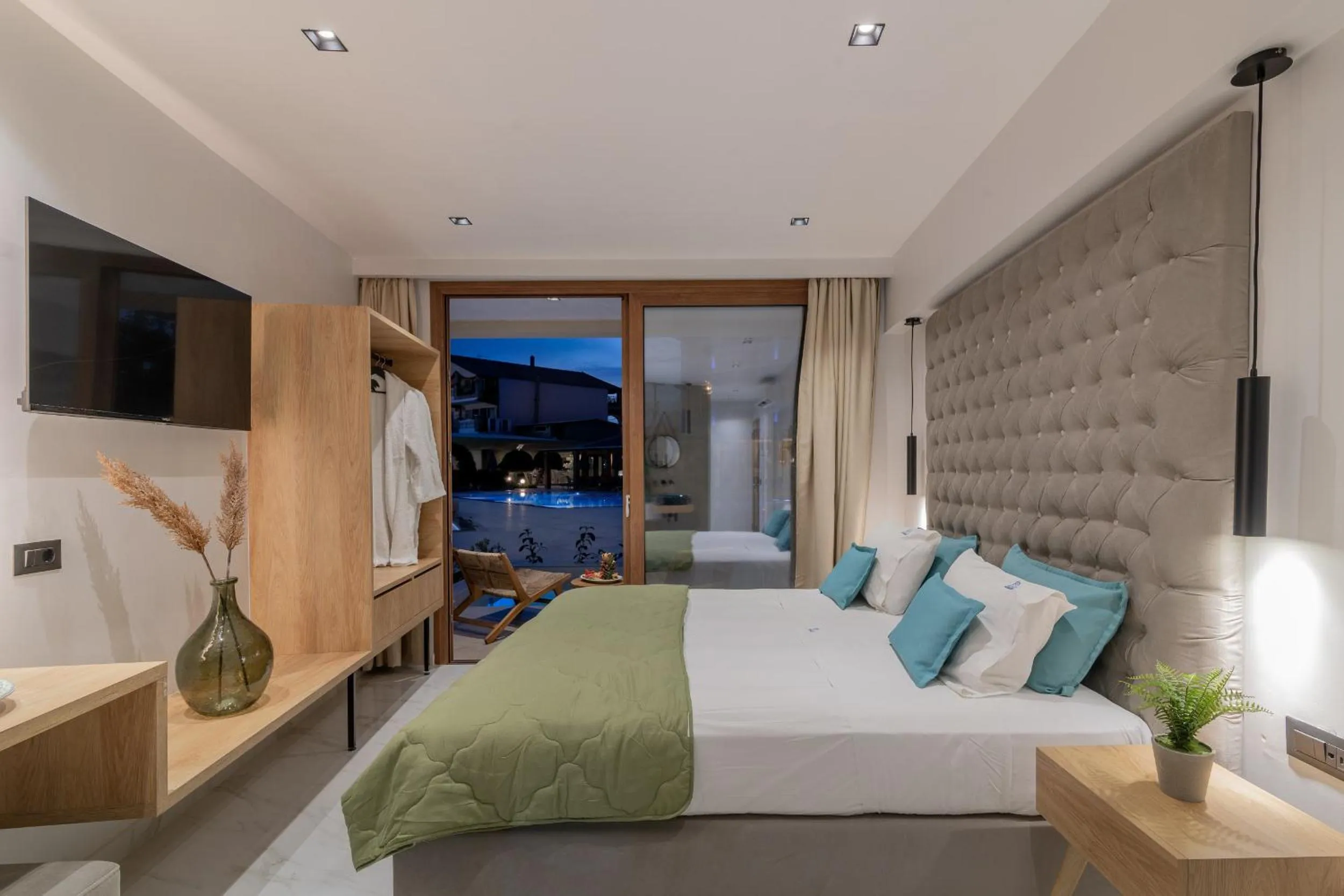 Photo of the whole room, Bed in Plaza Pallas