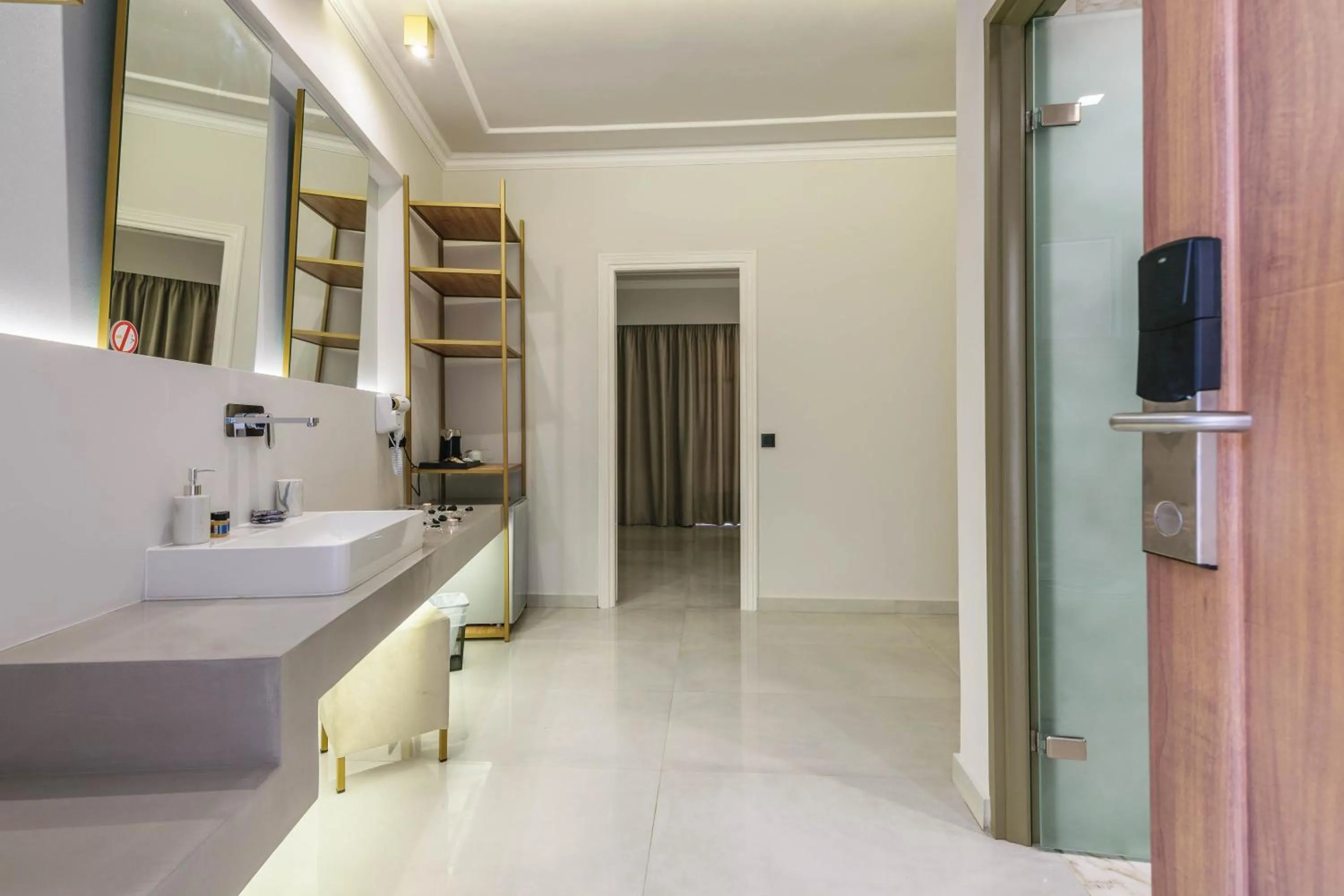 Bathroom in Plaza Pallas