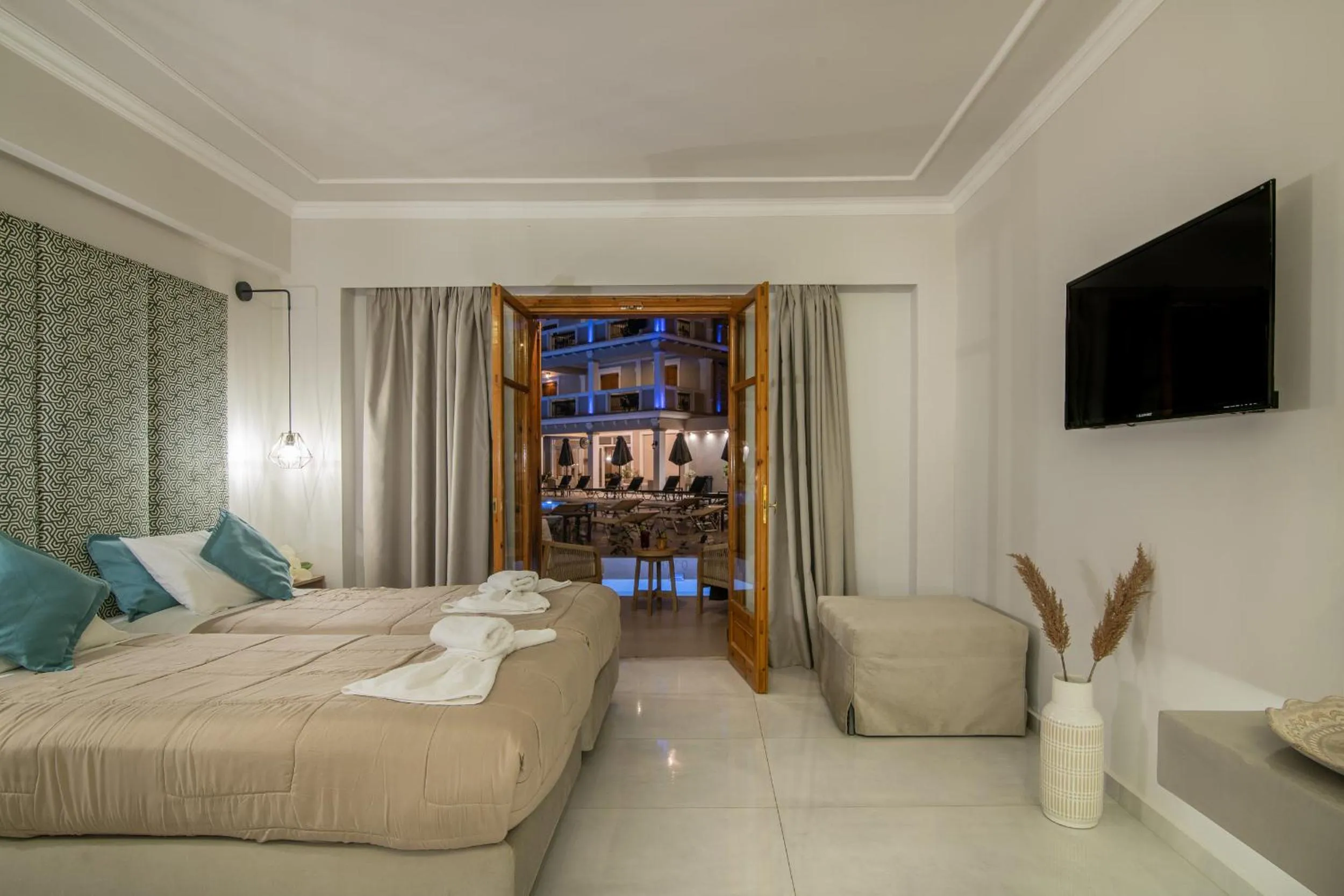 View (from property/room), Bed in Plaza Pallas