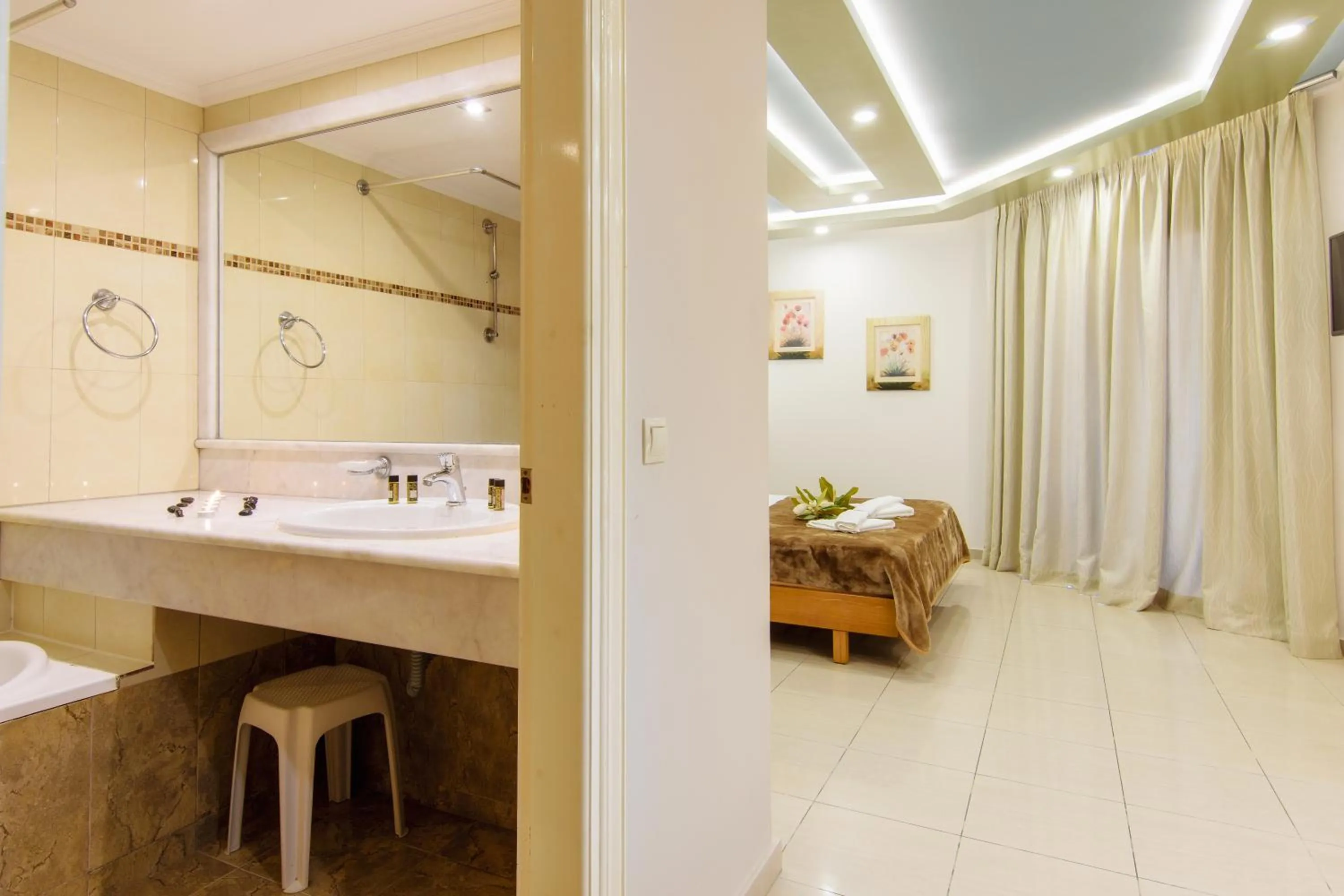 Bathroom in Plaza Pallas