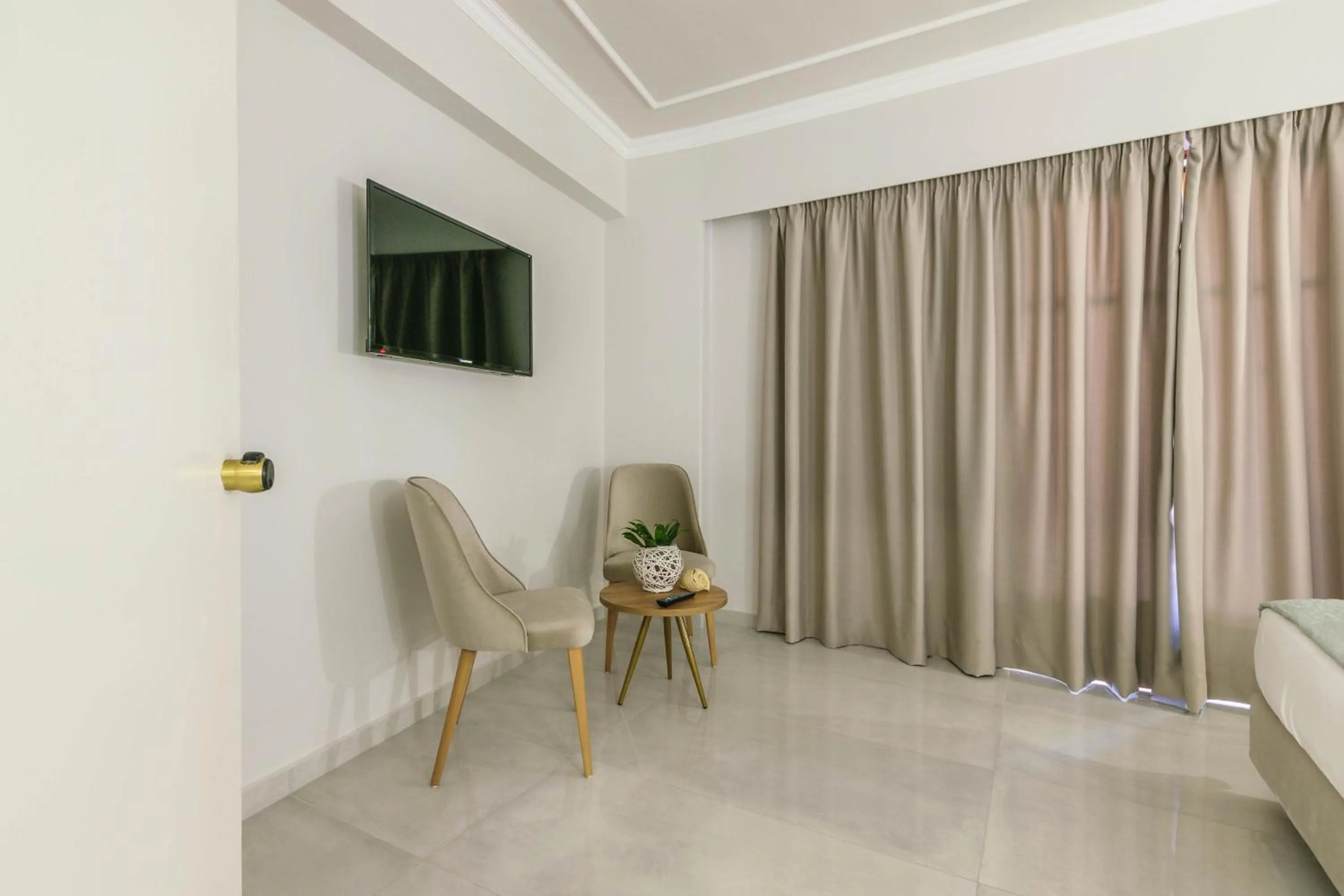 Seating area in Plaza Pallas