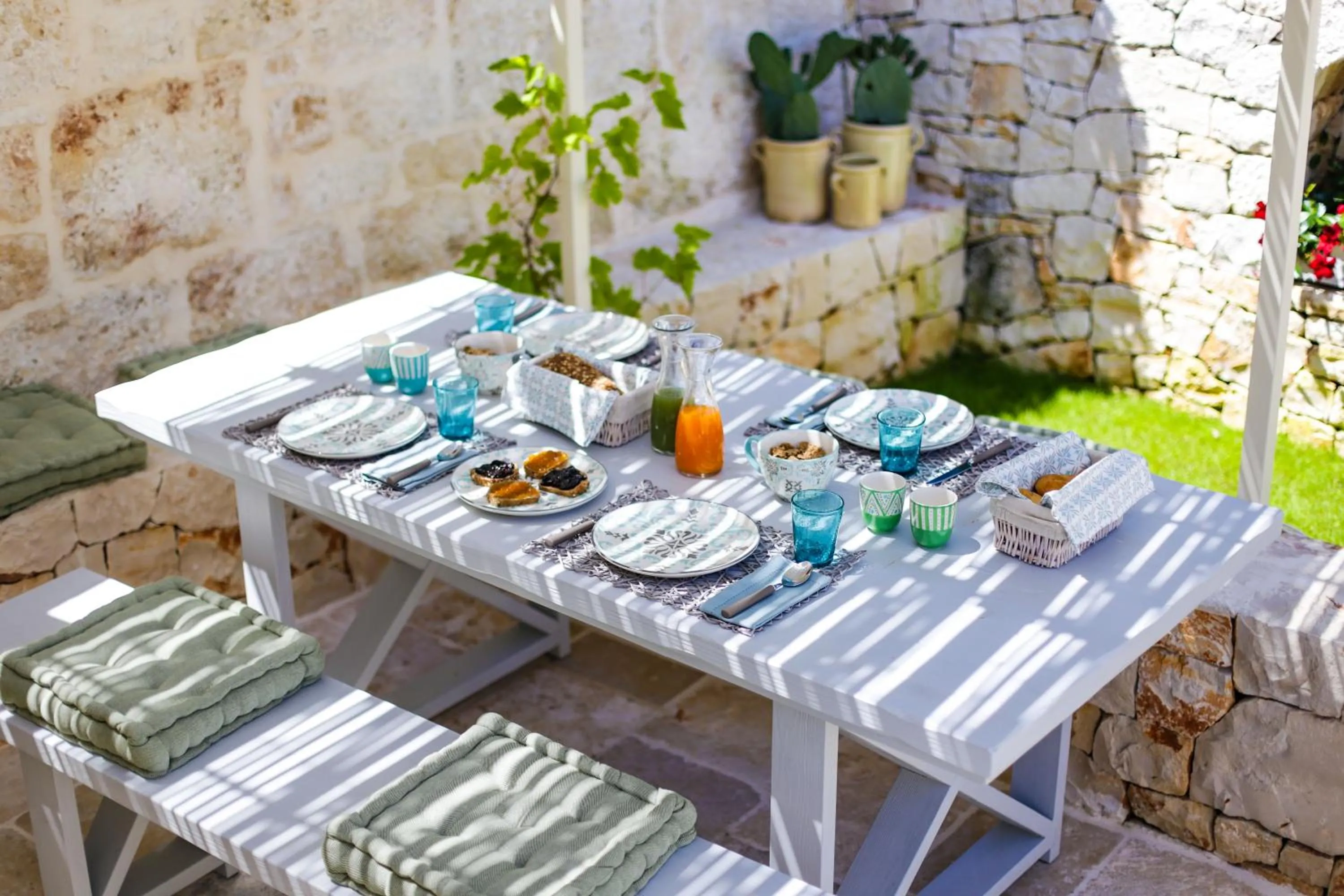 Patio in Hermanas Relais - trulli luxury