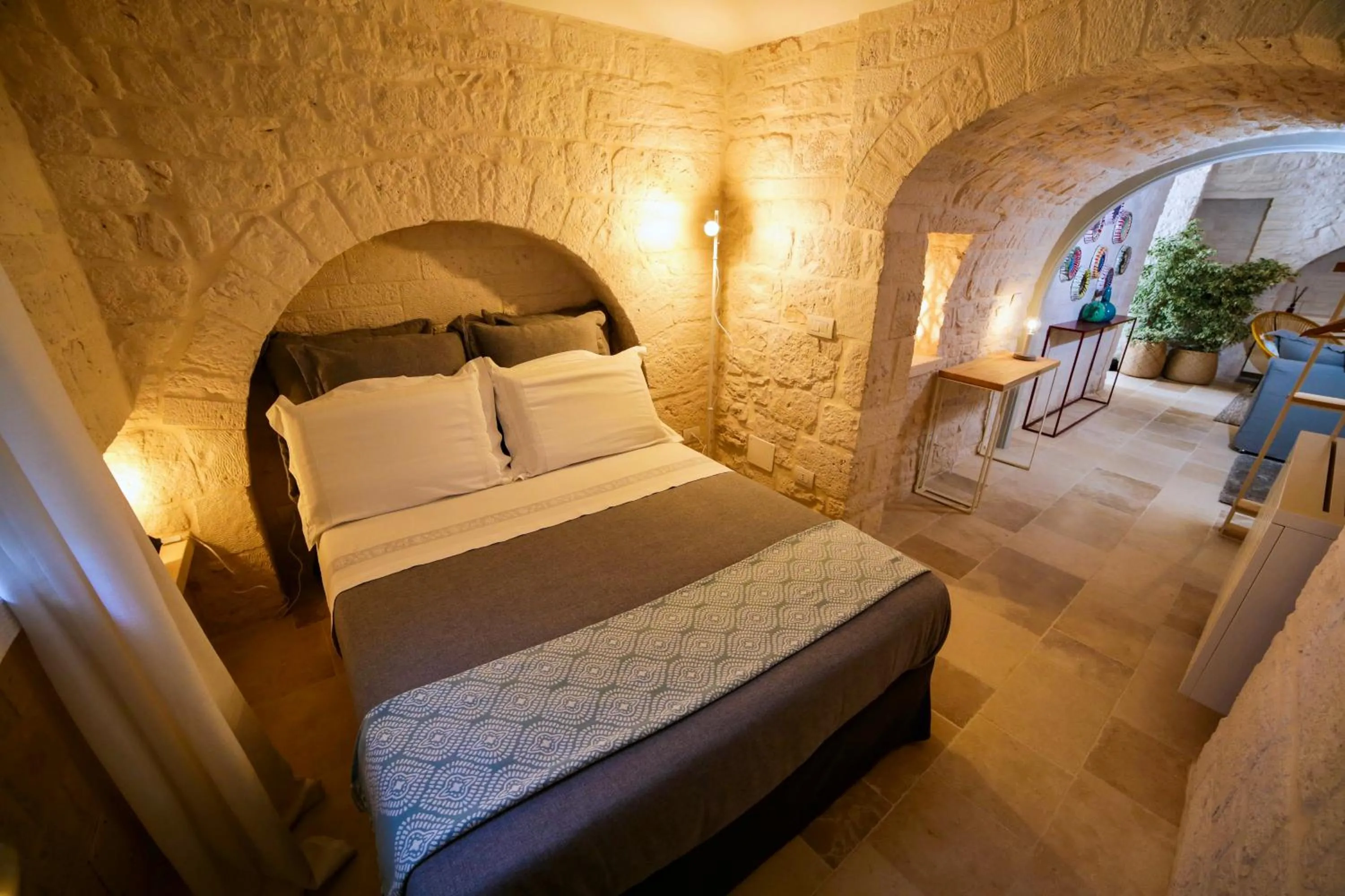 Bed in Hermanas Relais - trulli luxury