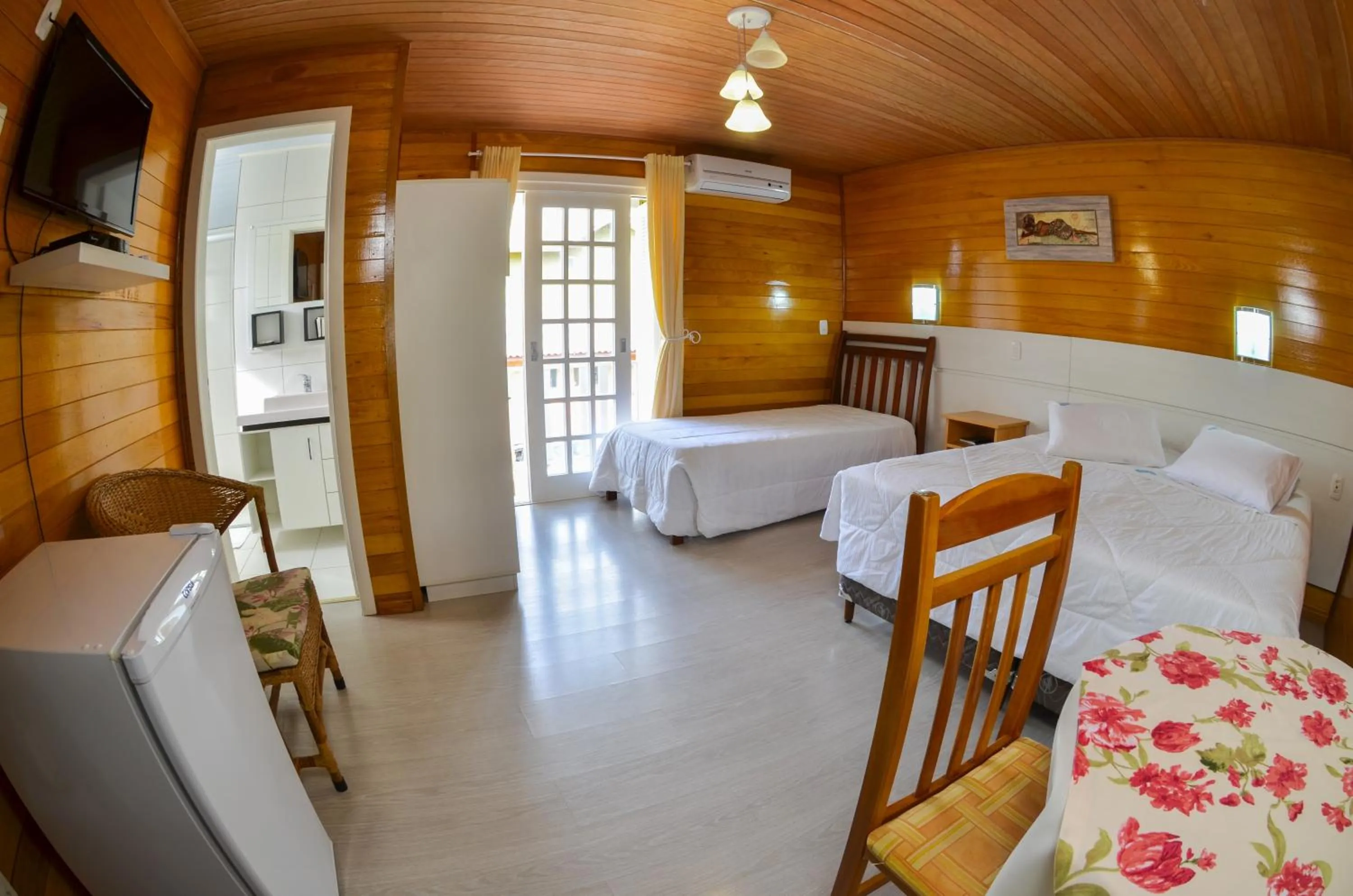 Property building, Bed in Pousada Gramadense