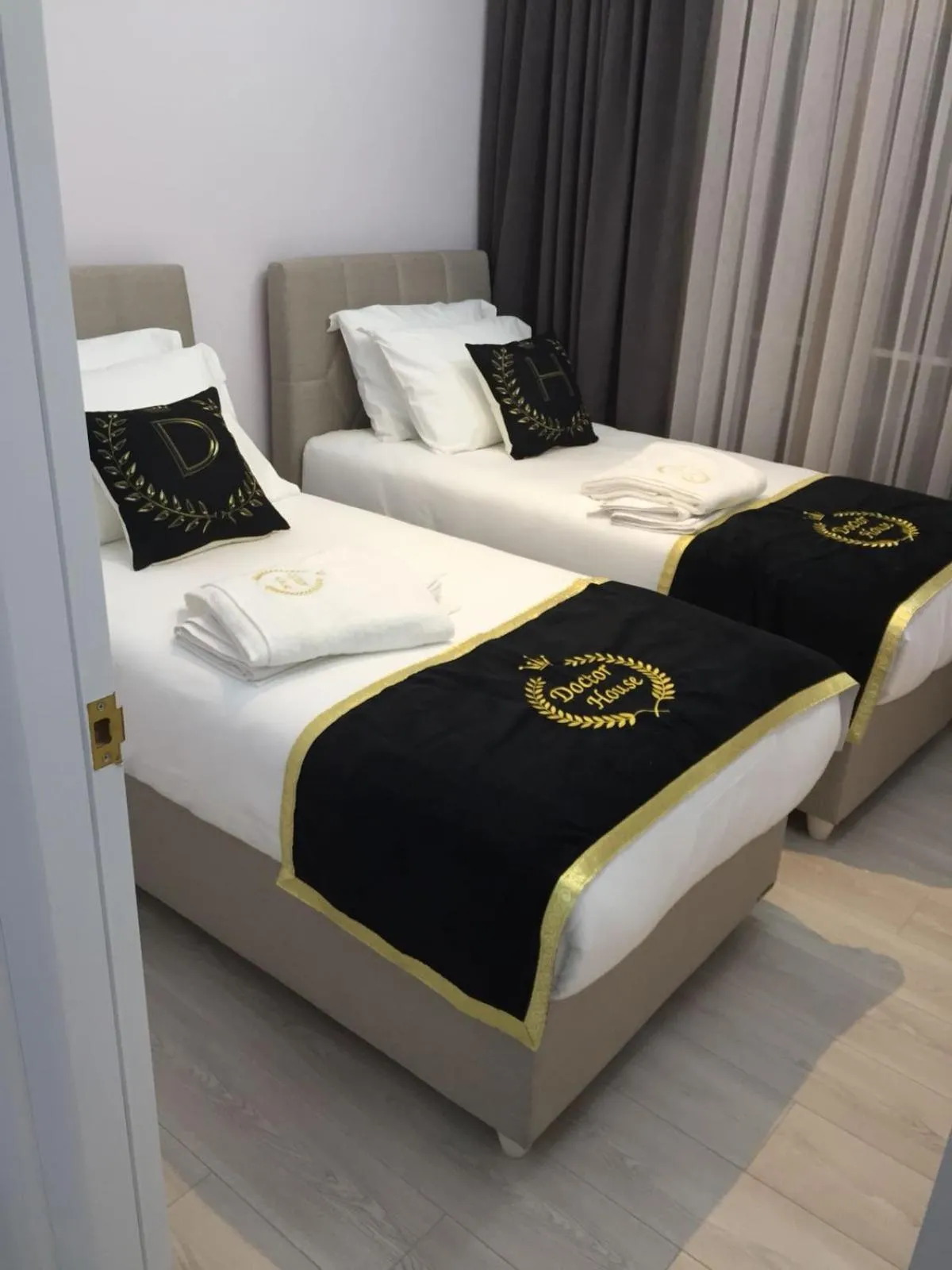 Bed in Doctor House Hotel