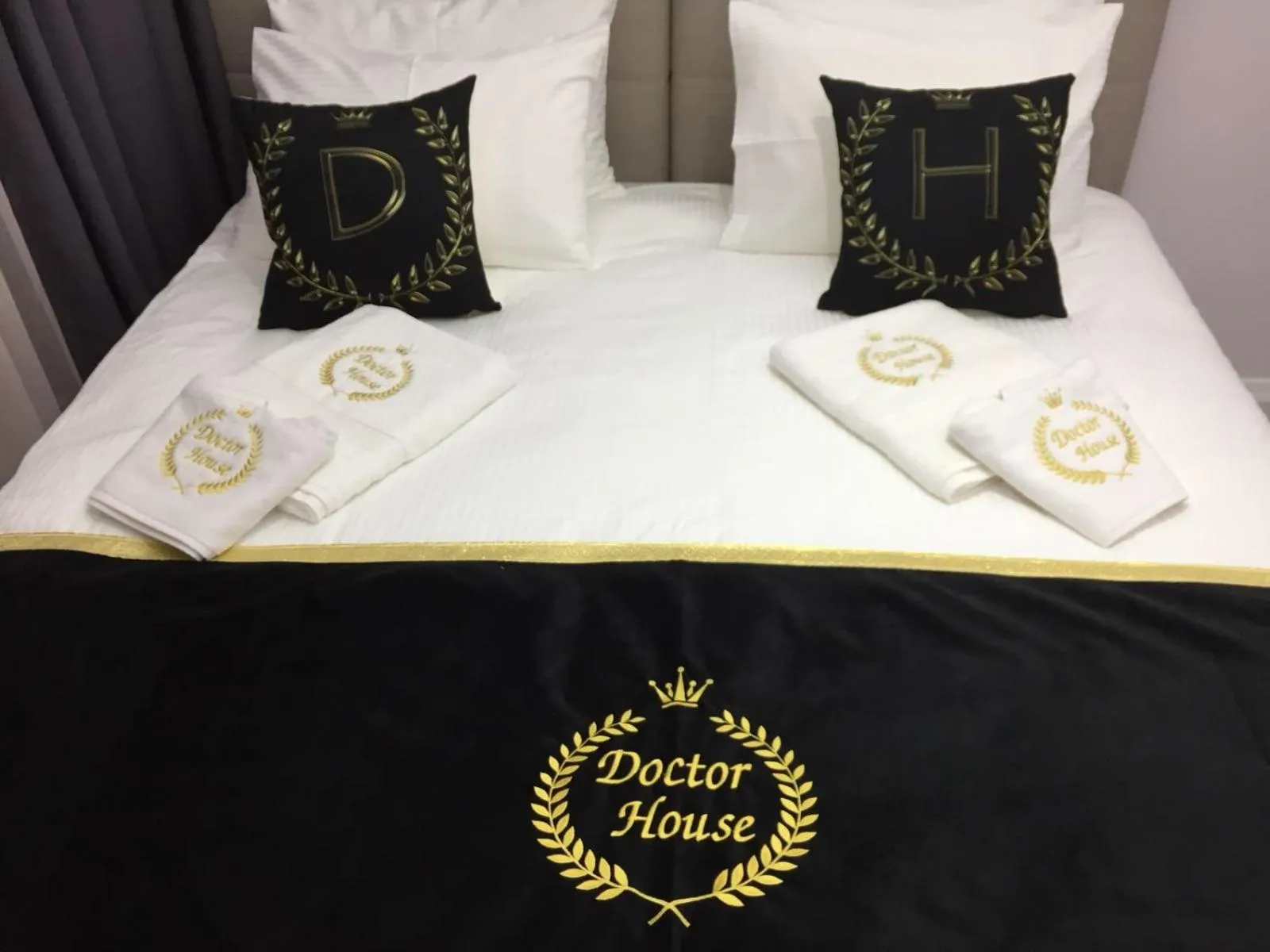 Bed in Doctor House Hotel