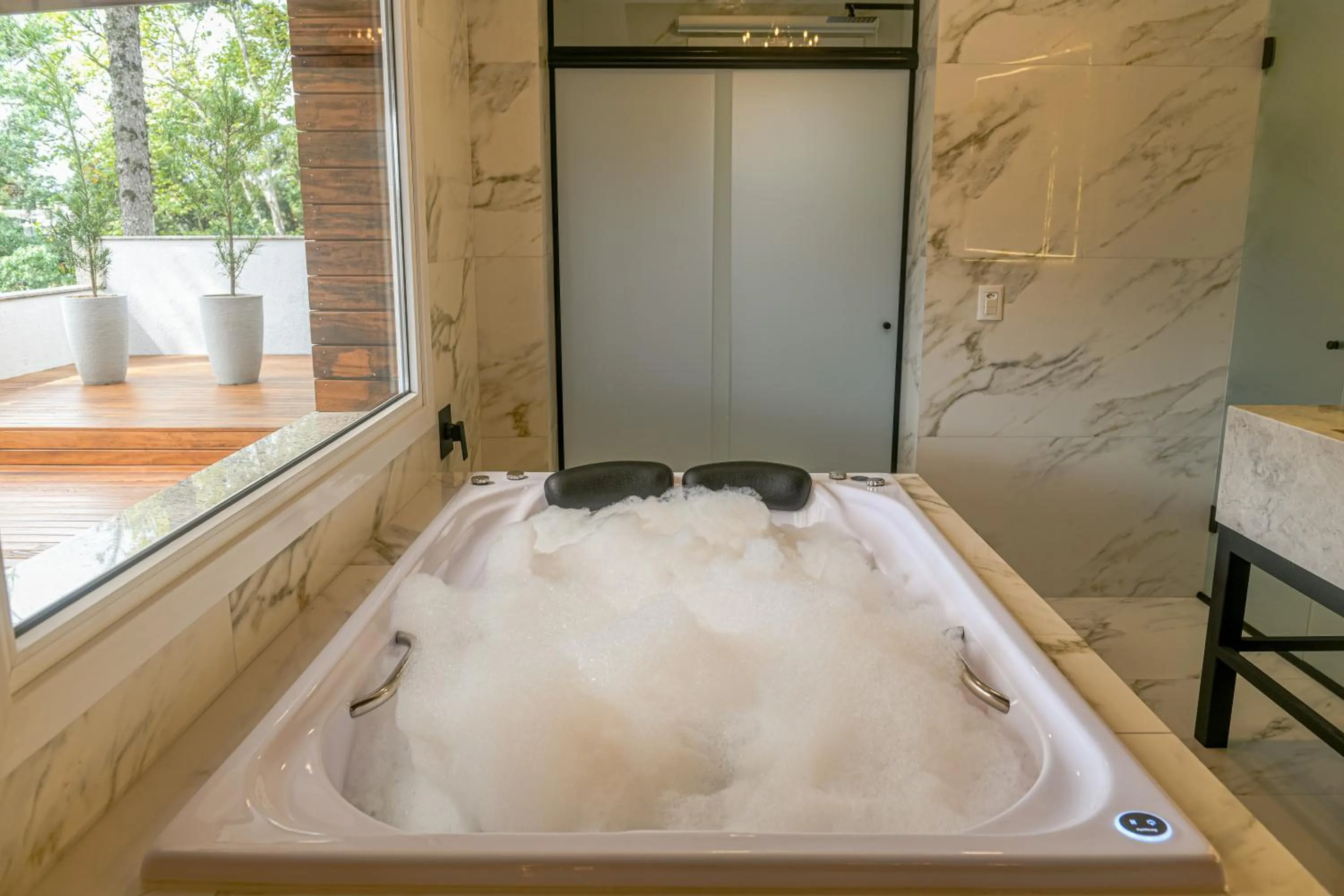 Hot Tub in Hotel Kaster