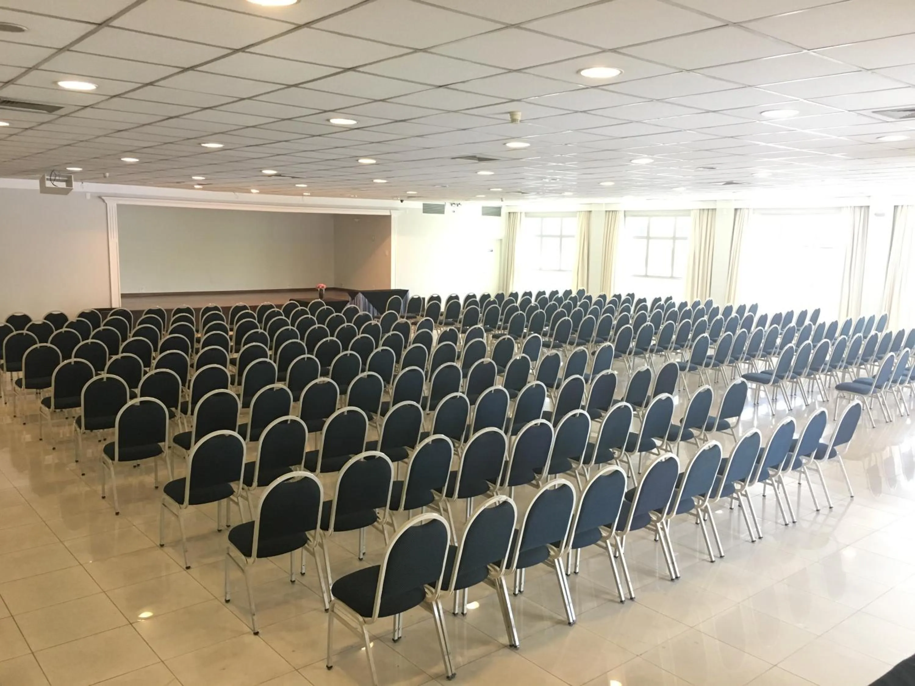 Meeting/conference room in Di Giulio Hotel