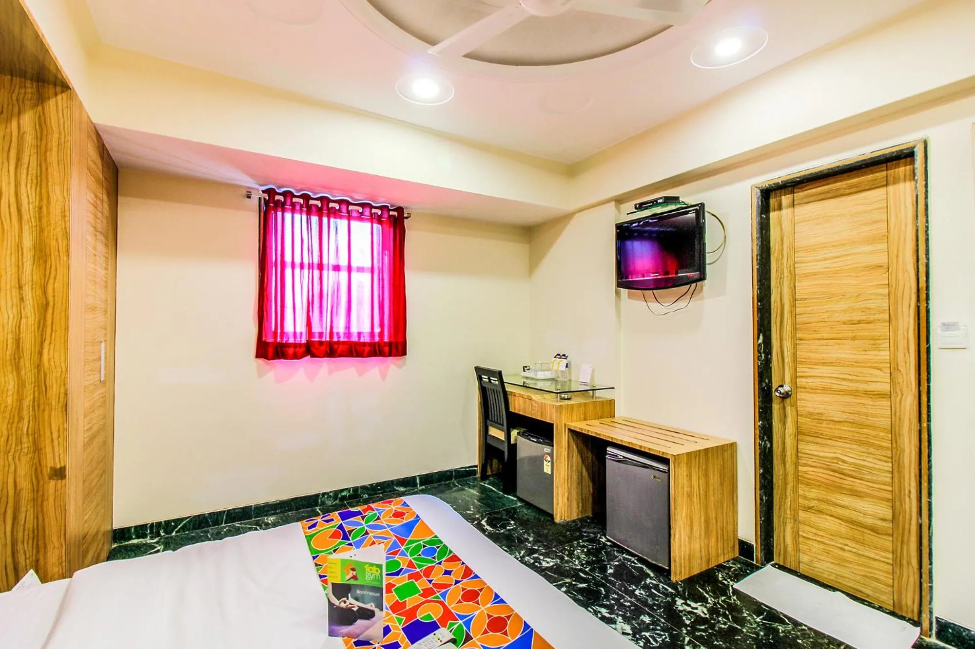 Bedroom in FabHotel Sahar Garden - Nr Mumbai International Airport