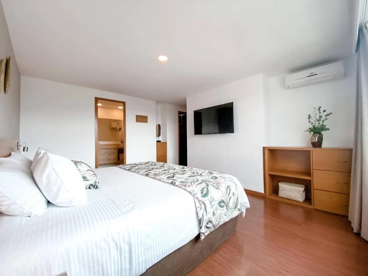 Bed in Affinity ApartaHotel - Extended Stay