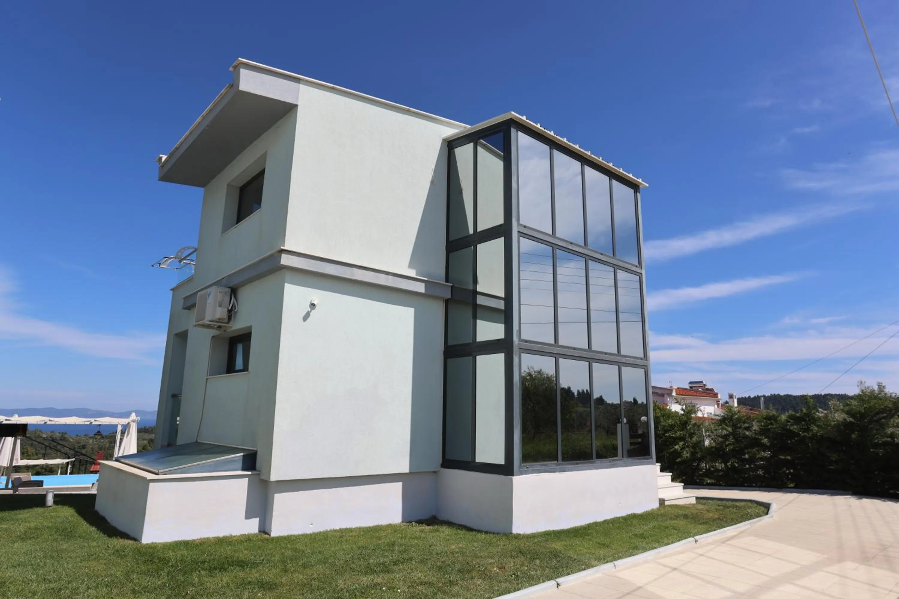 Property building in Blue Avenue