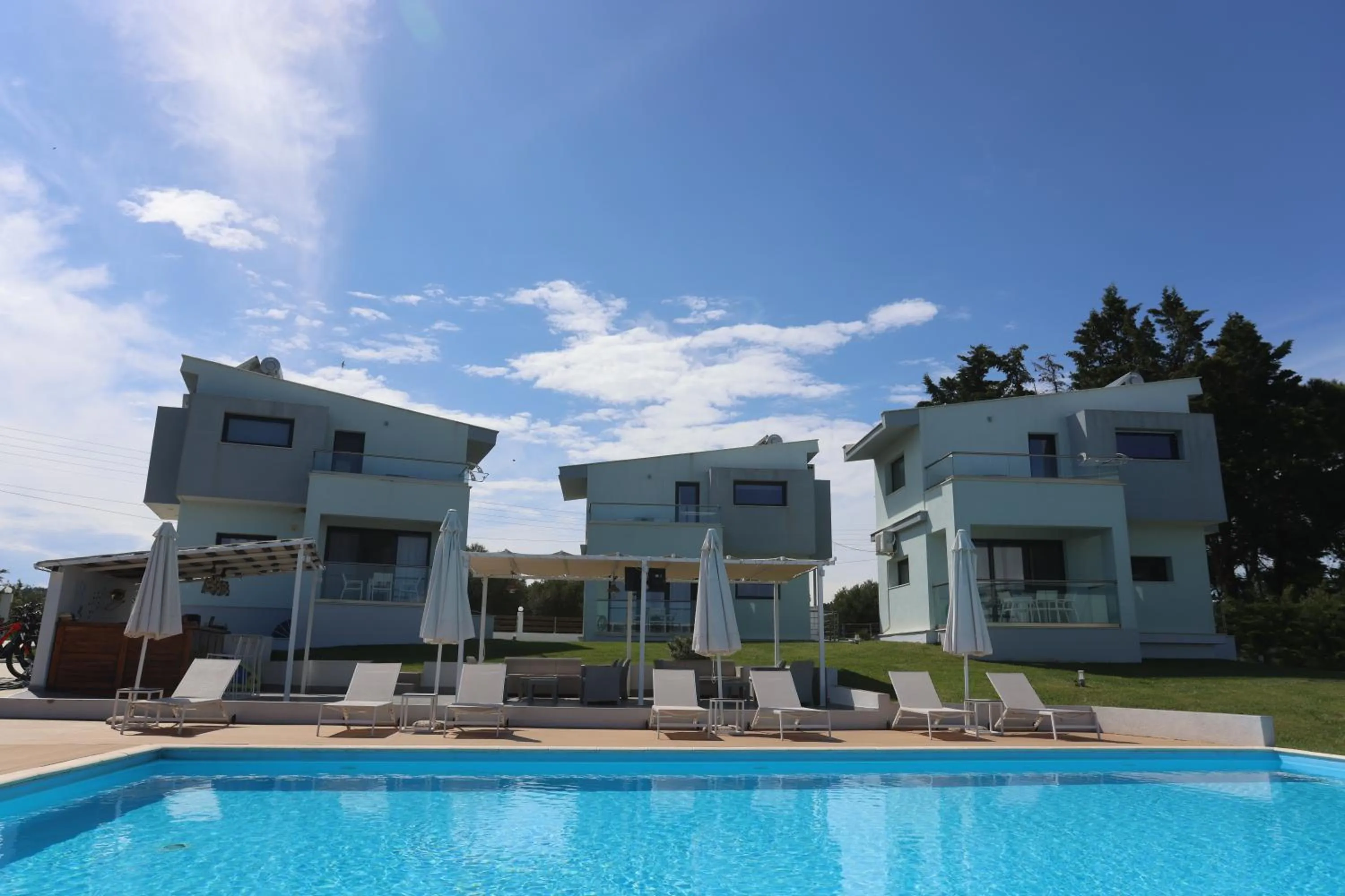 Property building in Blue Avenue