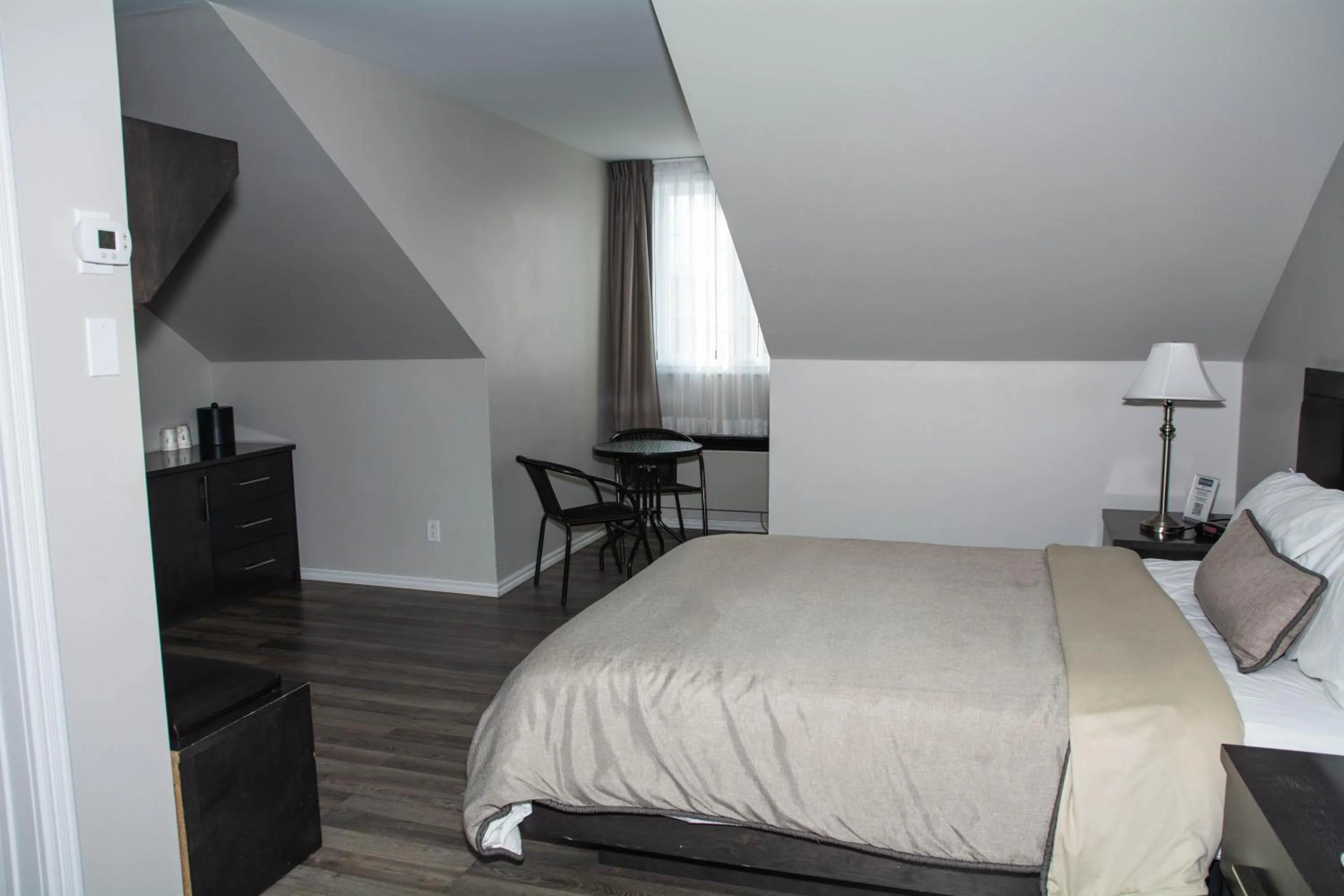 Bedroom, Bed in Travelodge by Wyndham Roberval