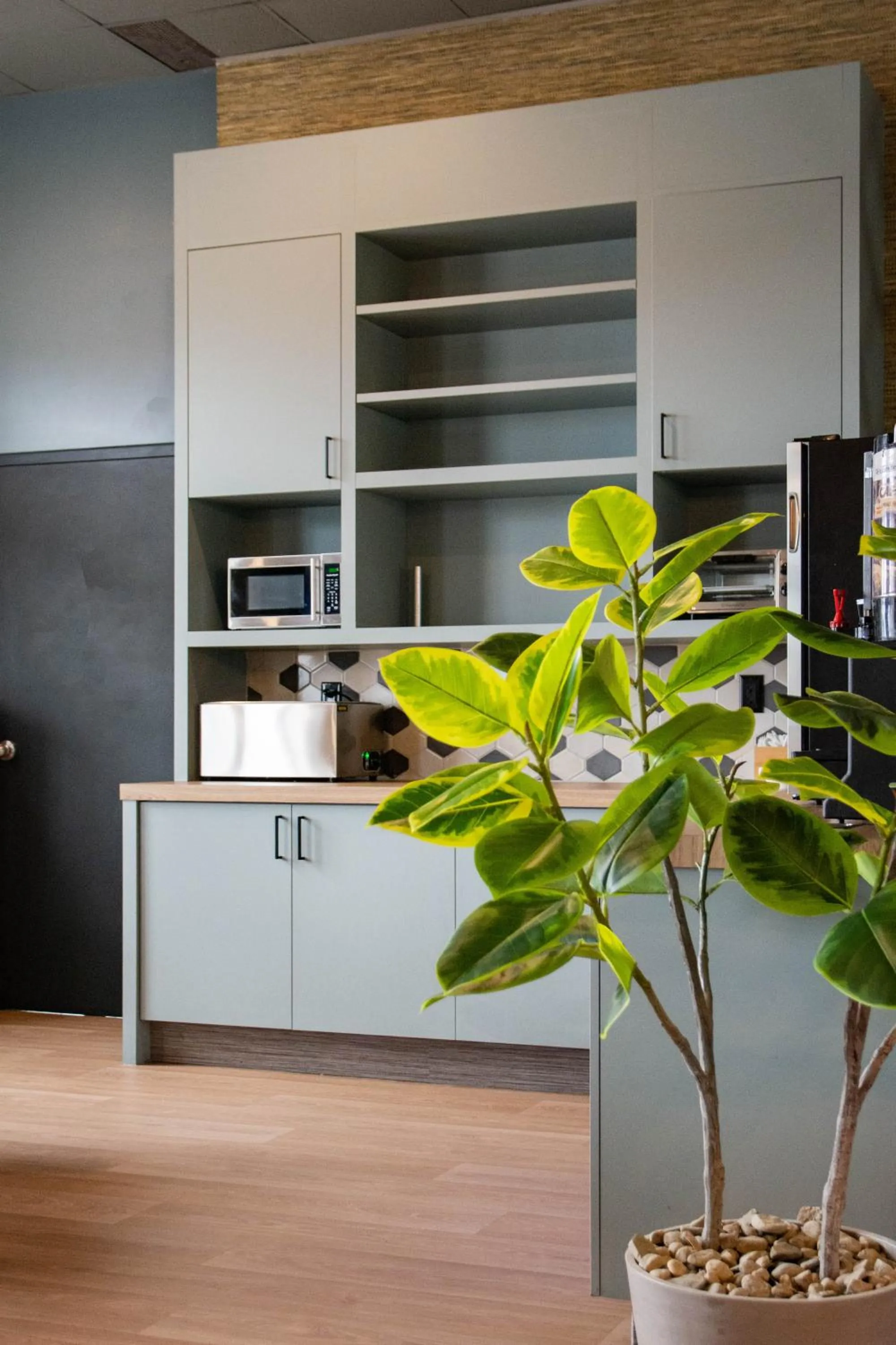 Lunch in Travelodge by Wyndham Roberval