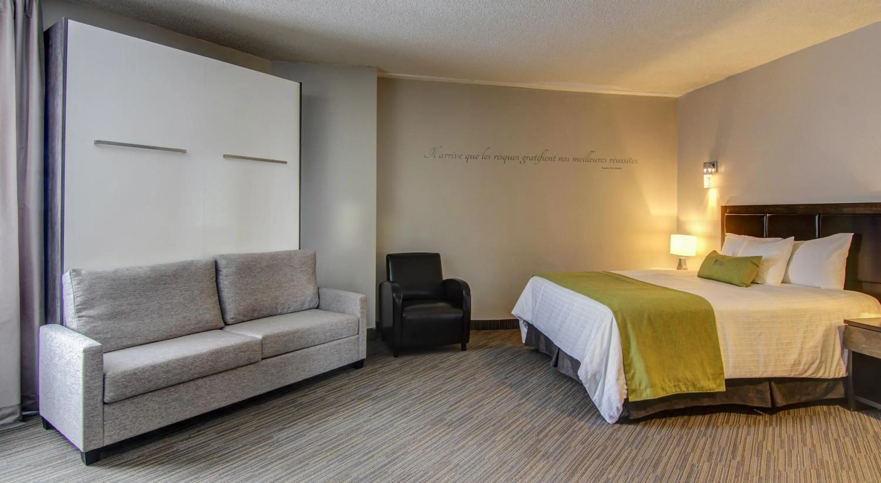 Bedroom, Bed in Hôtel du Jardin