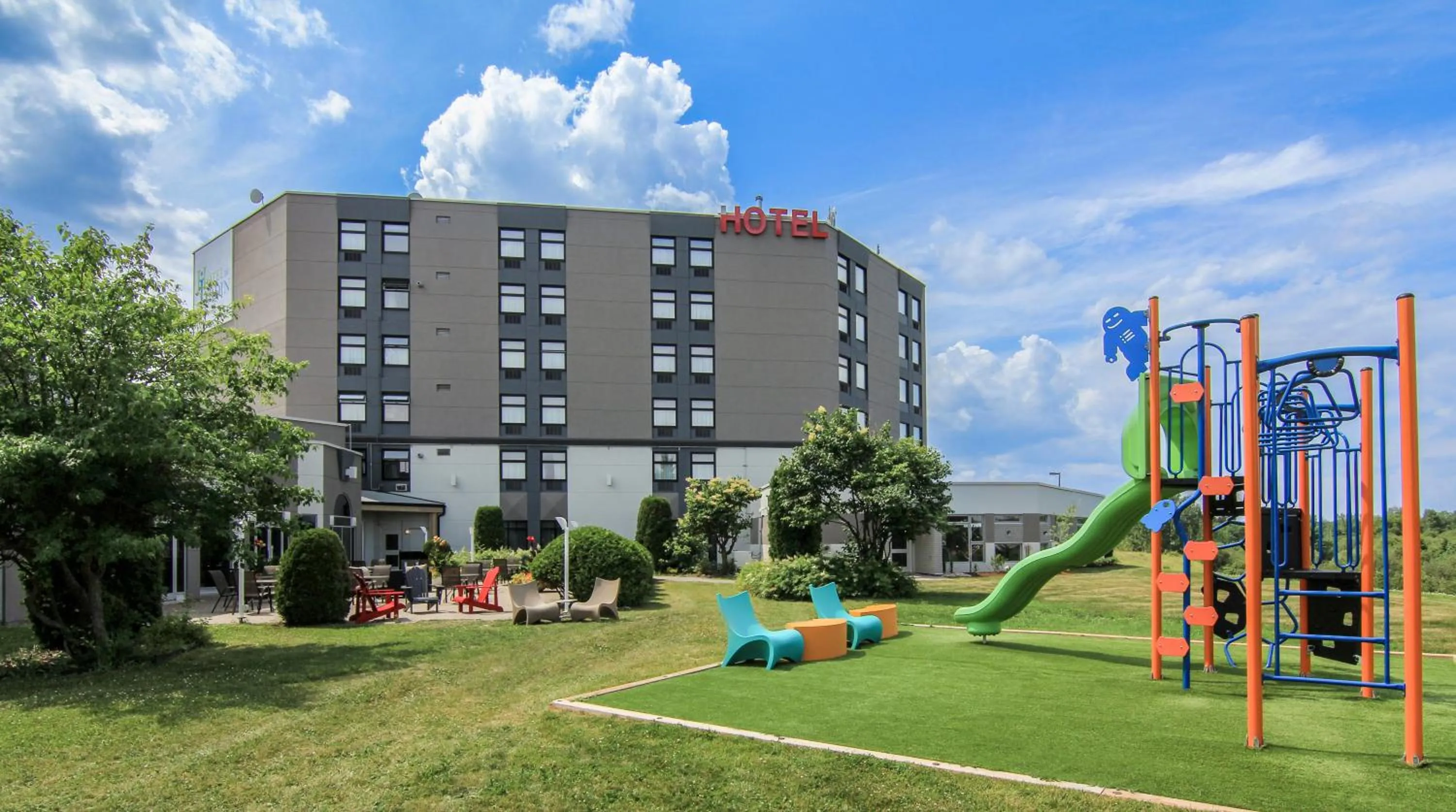 Property building in Hôtel du Jardin