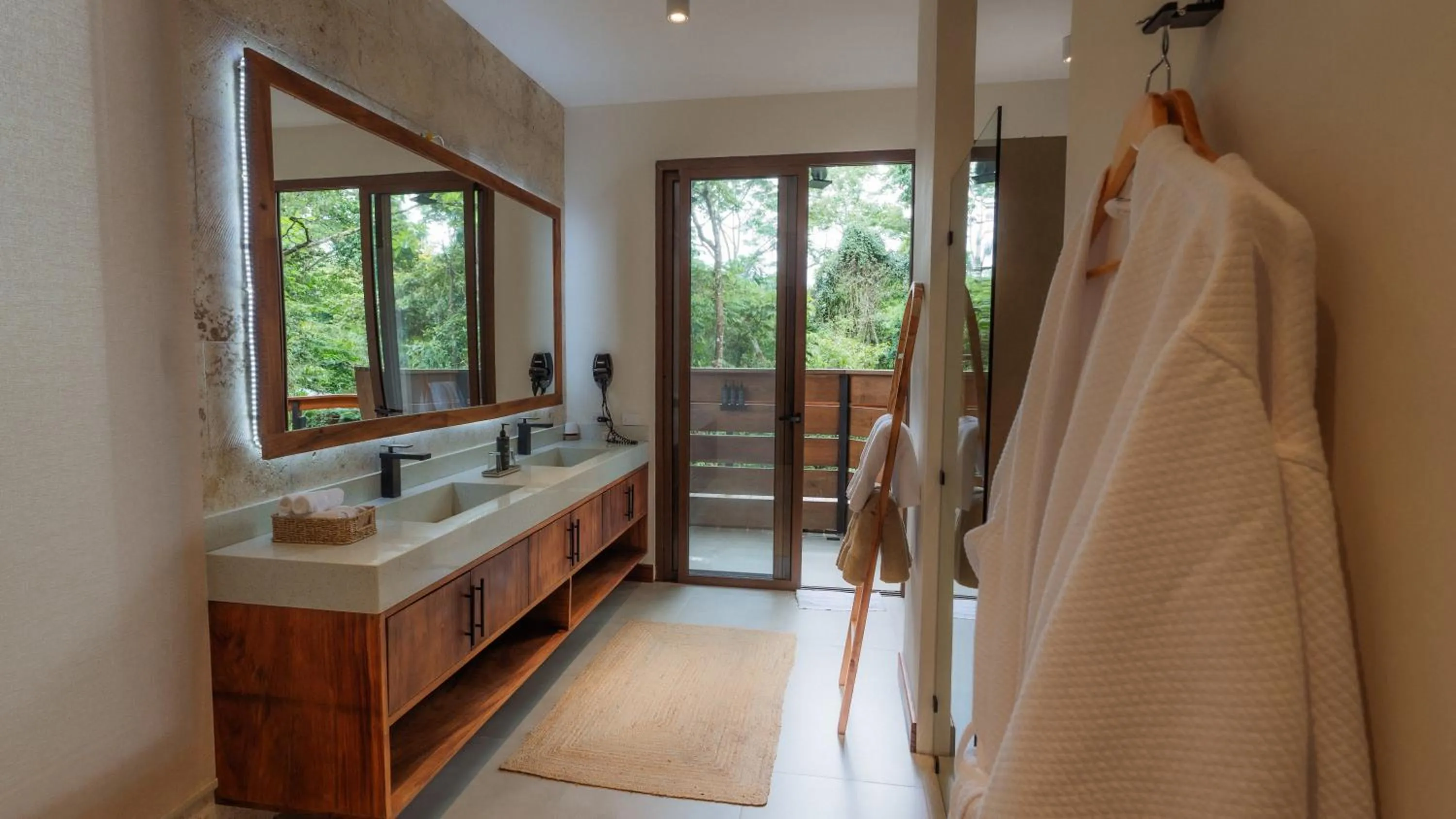 Bathroom in Chachagua Rainforest Hotel & Hot Springs
