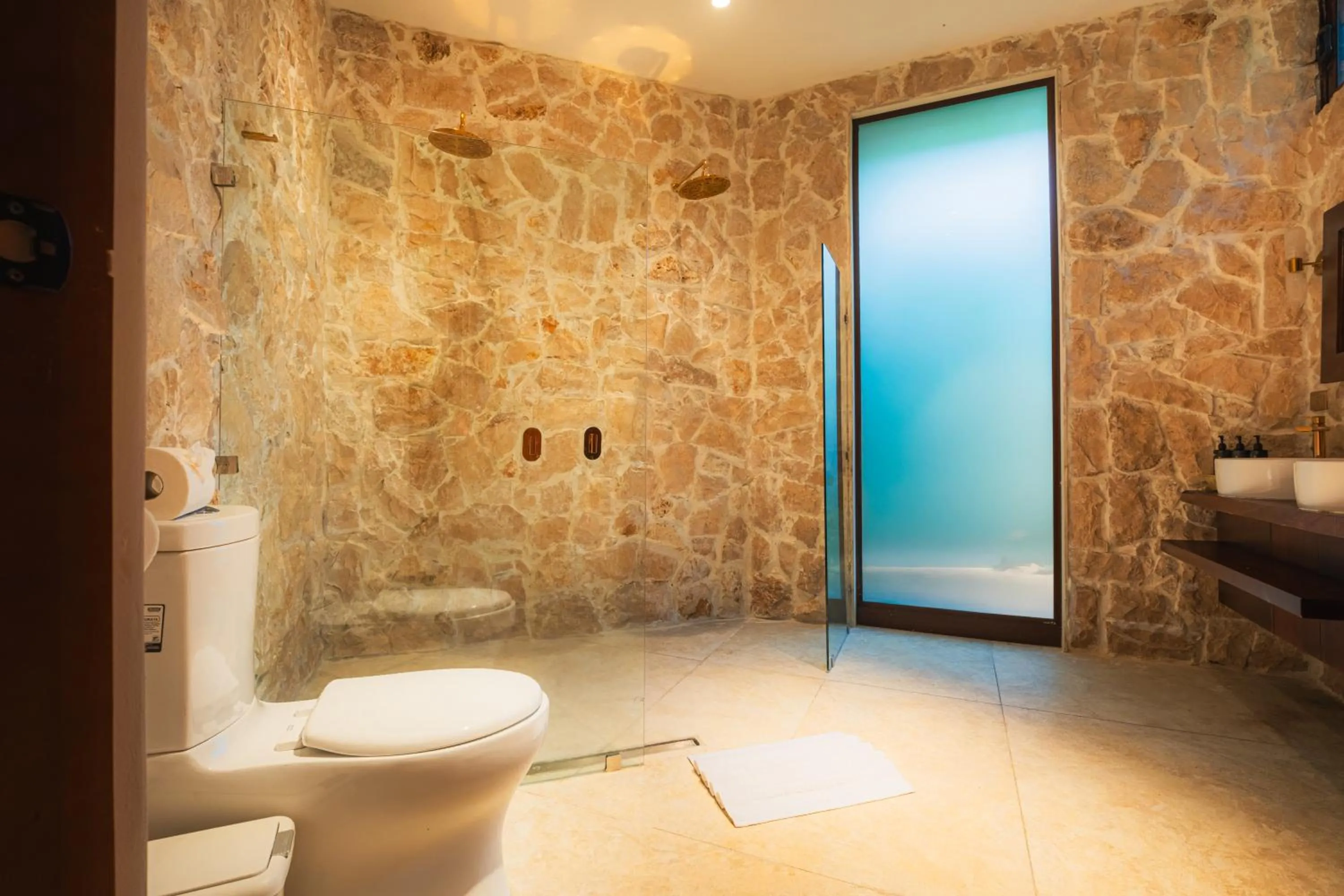 Bathroom in Chachagua Rainforest Hotel & Hot Springs