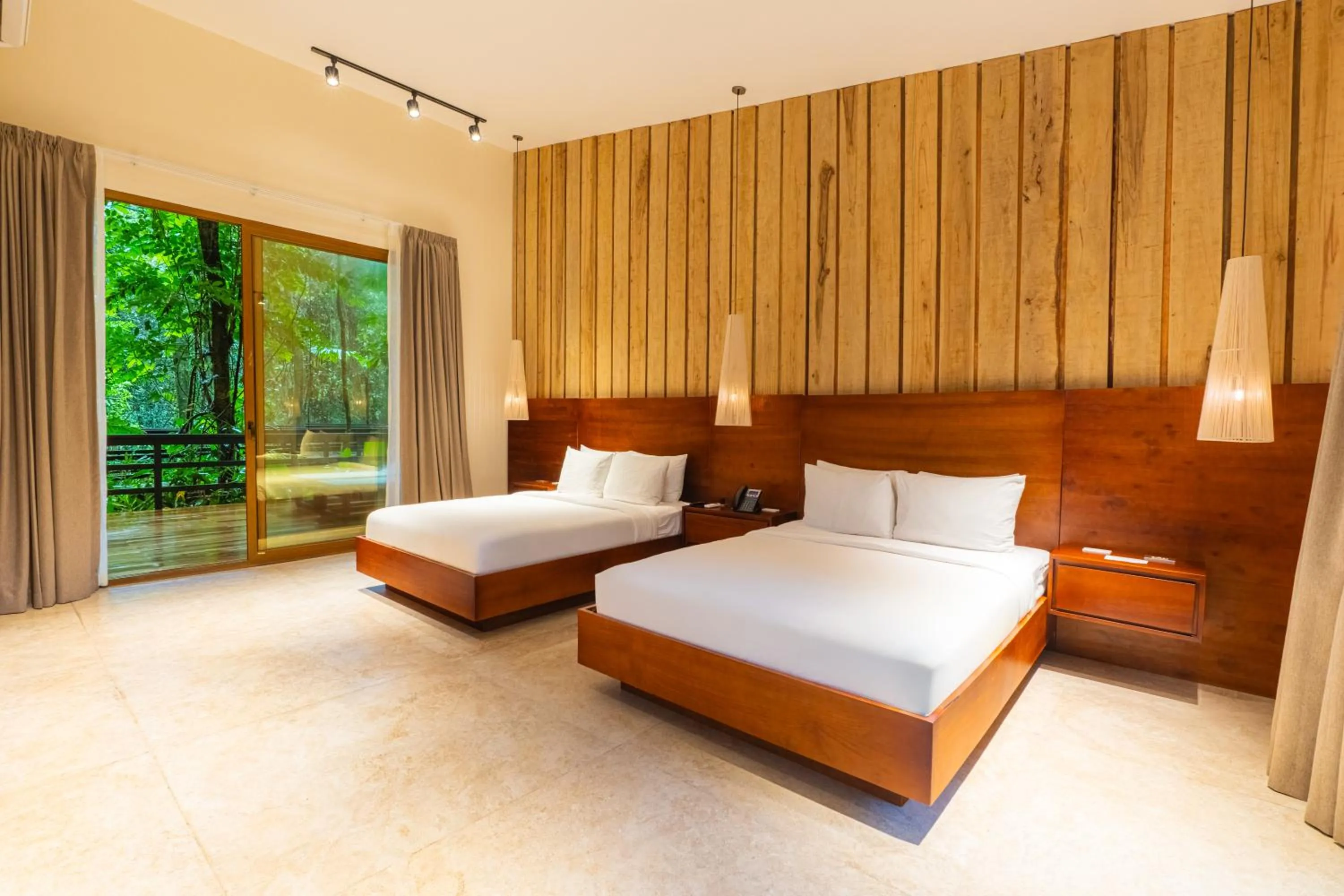 Bed in Chachagua Rainforest Hotel & Hot Springs