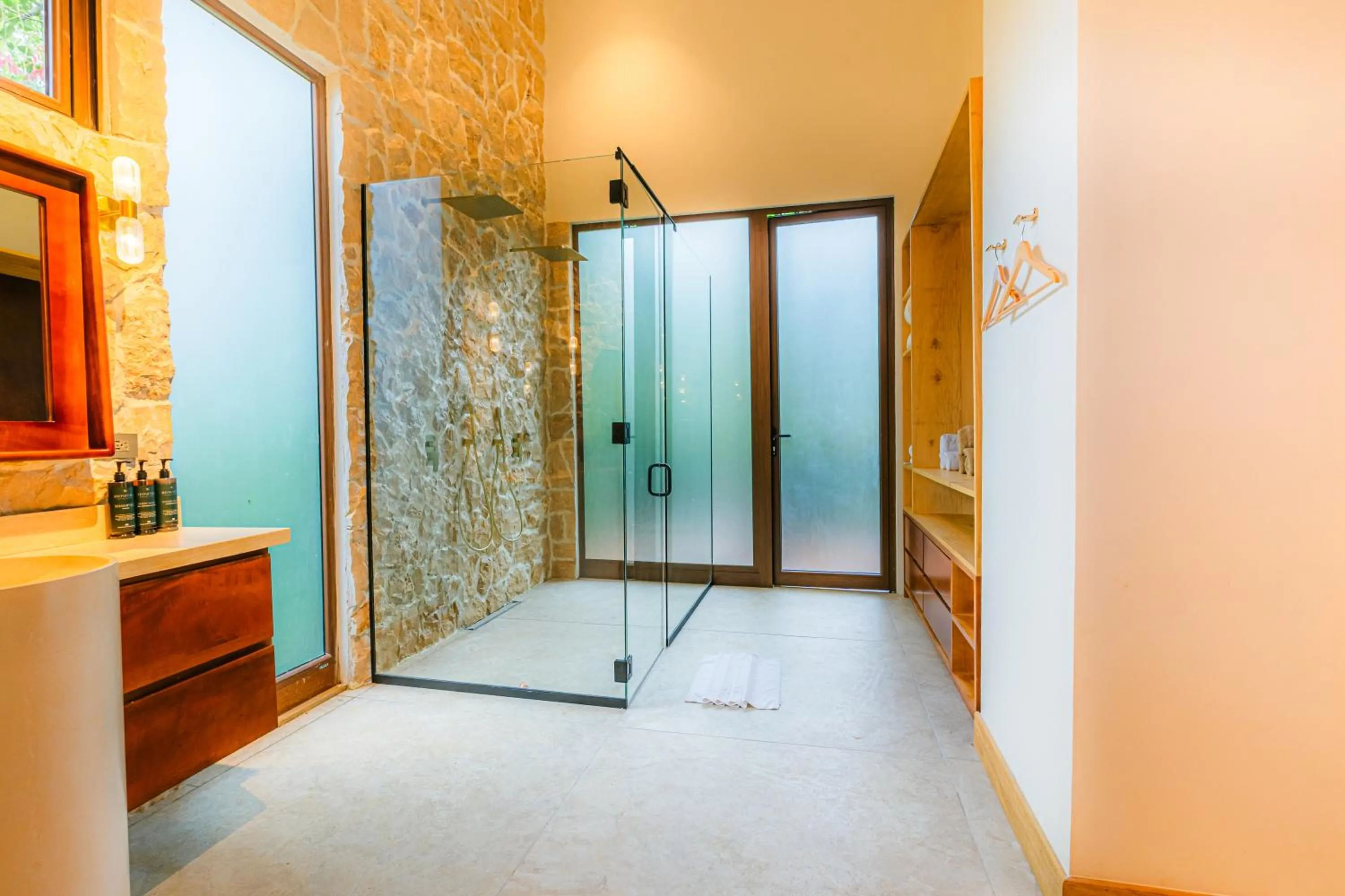 Shower in Chachagua Rainforest Hotel & Hot Springs