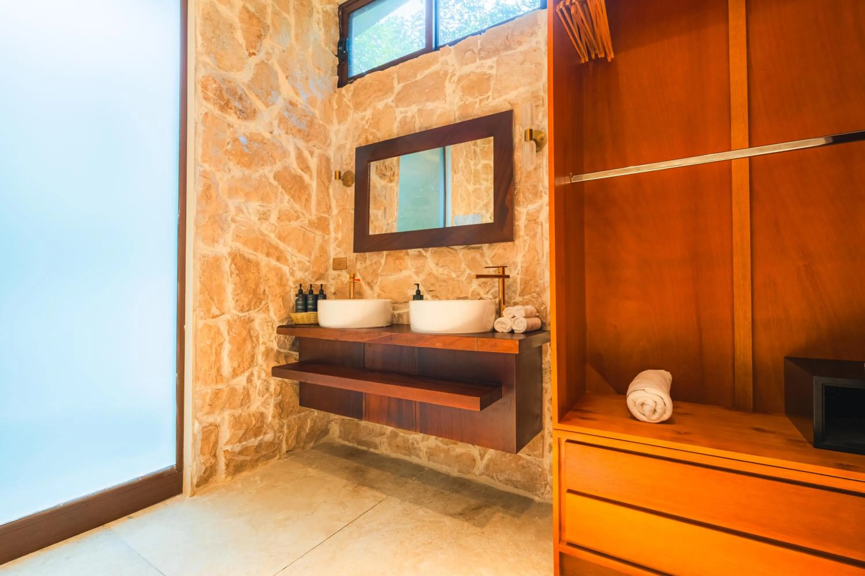 Bathroom, Bed in Chachagua Rainforest Hotel & Hot Springs