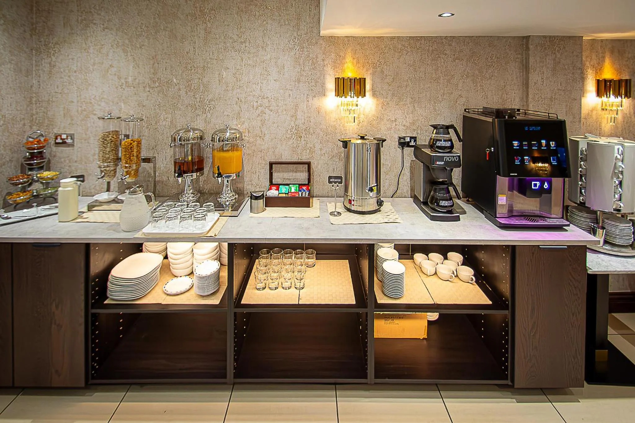 Restaurant/places to eat in Hyde Park International