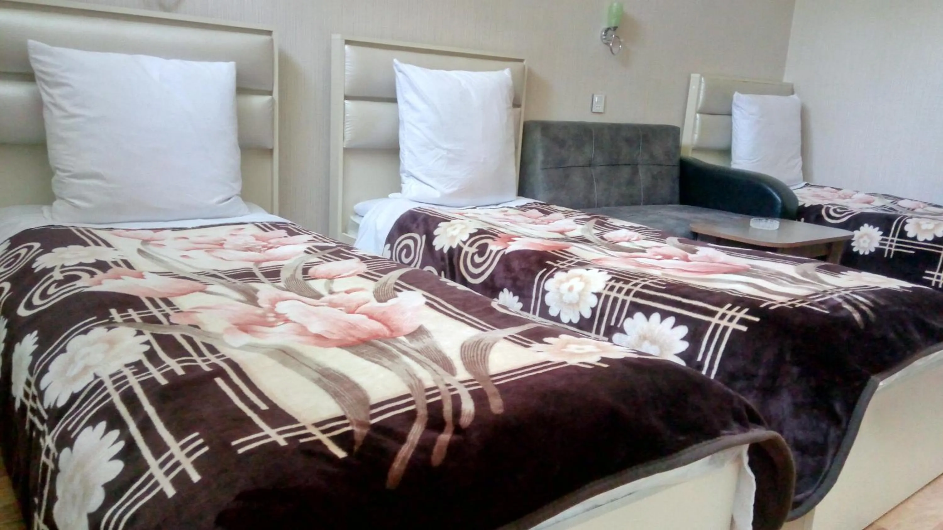Bed in Sheki Guest House